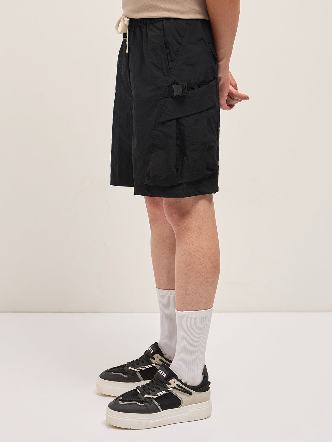 Men Black Polyester Regular Fit Knee-Length Utility Cargo Shorts