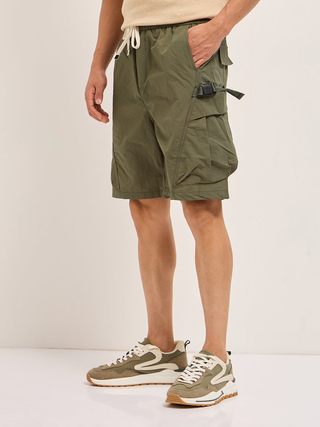 Men Green Polyester Regular Fit Knee-Length Utility Cargo Shorts
