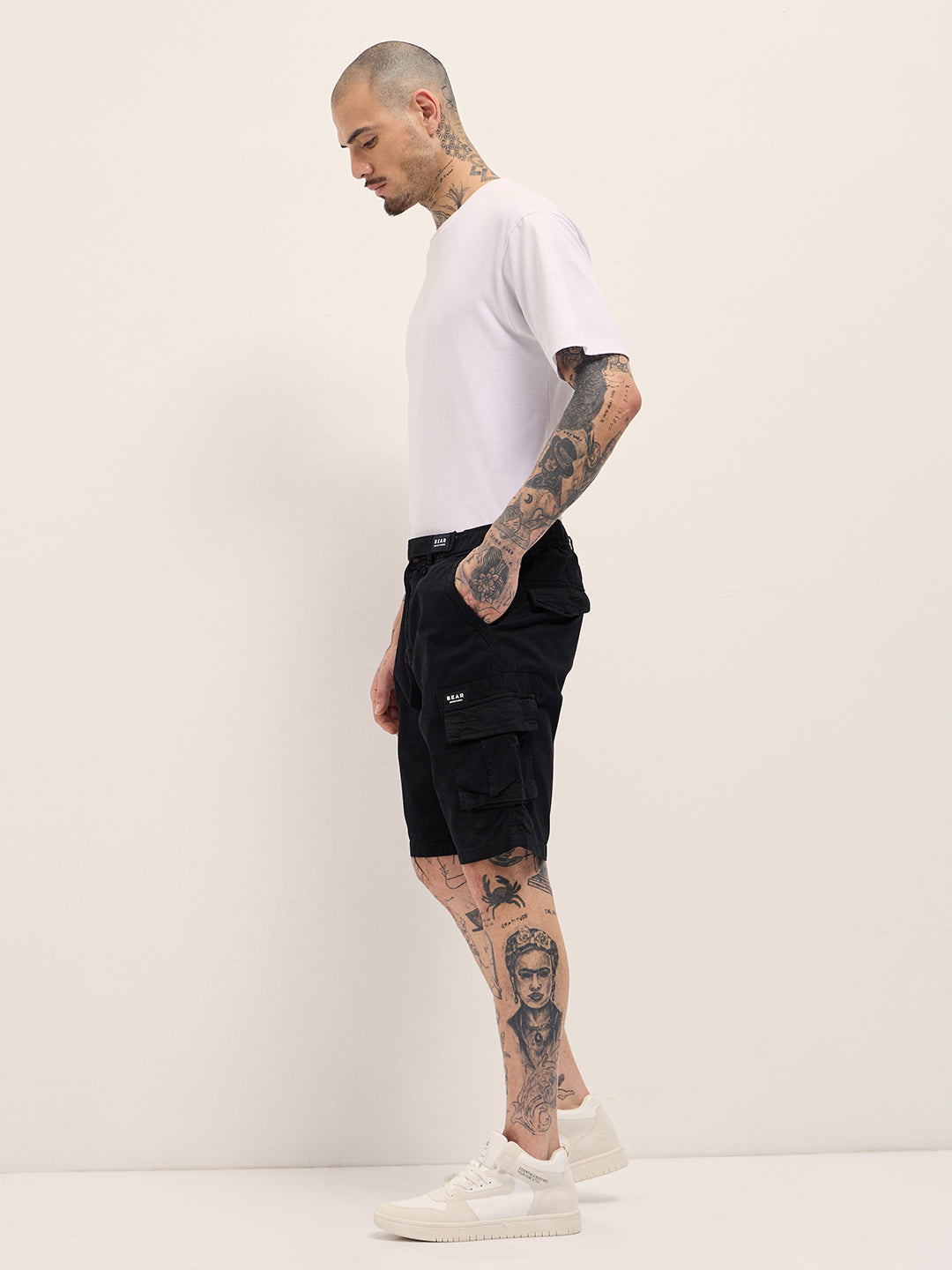 Men Black Solid Cotton Cargo Shorts