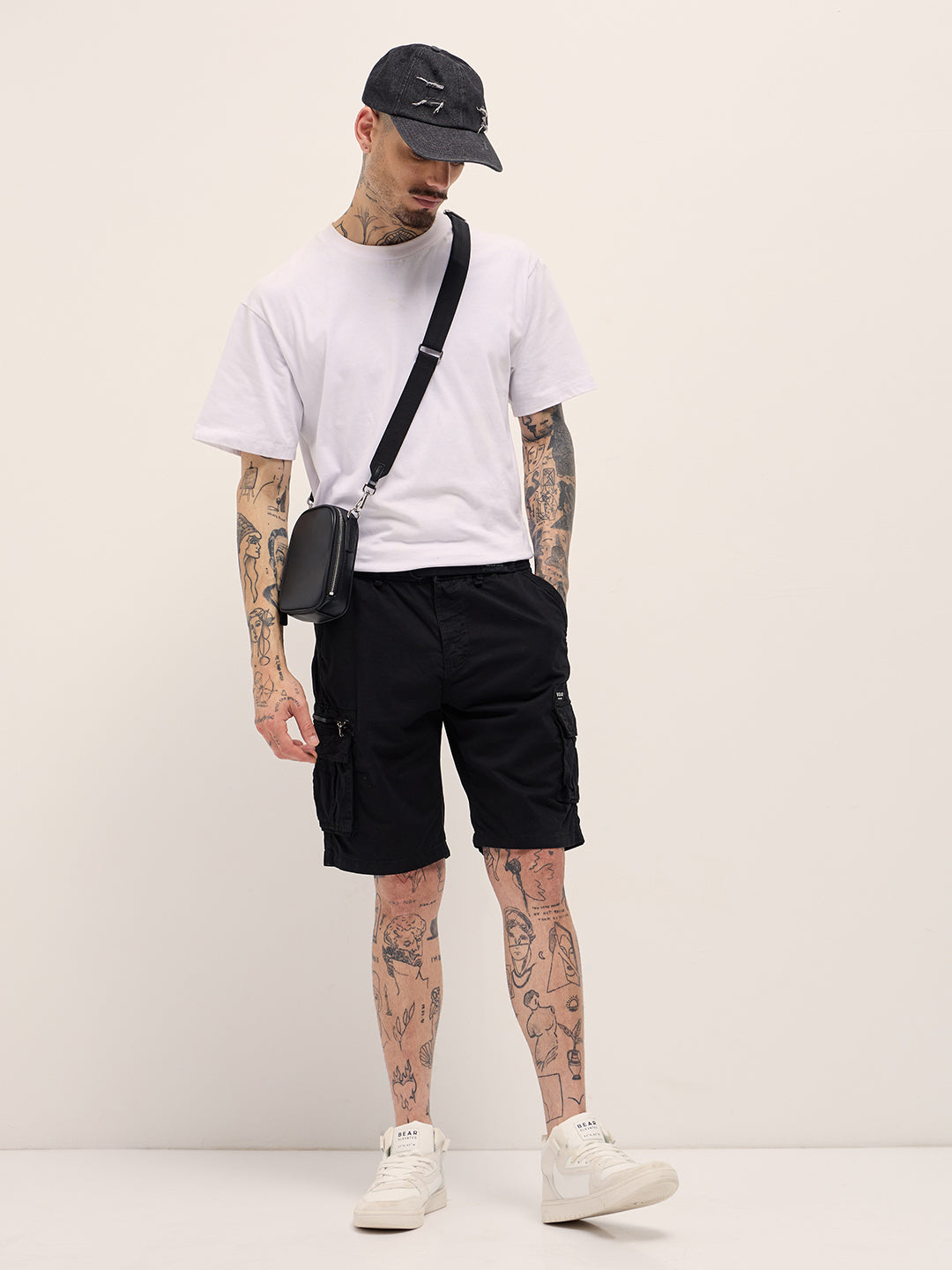 Men Black Solid Cotton Cargo Shorts
