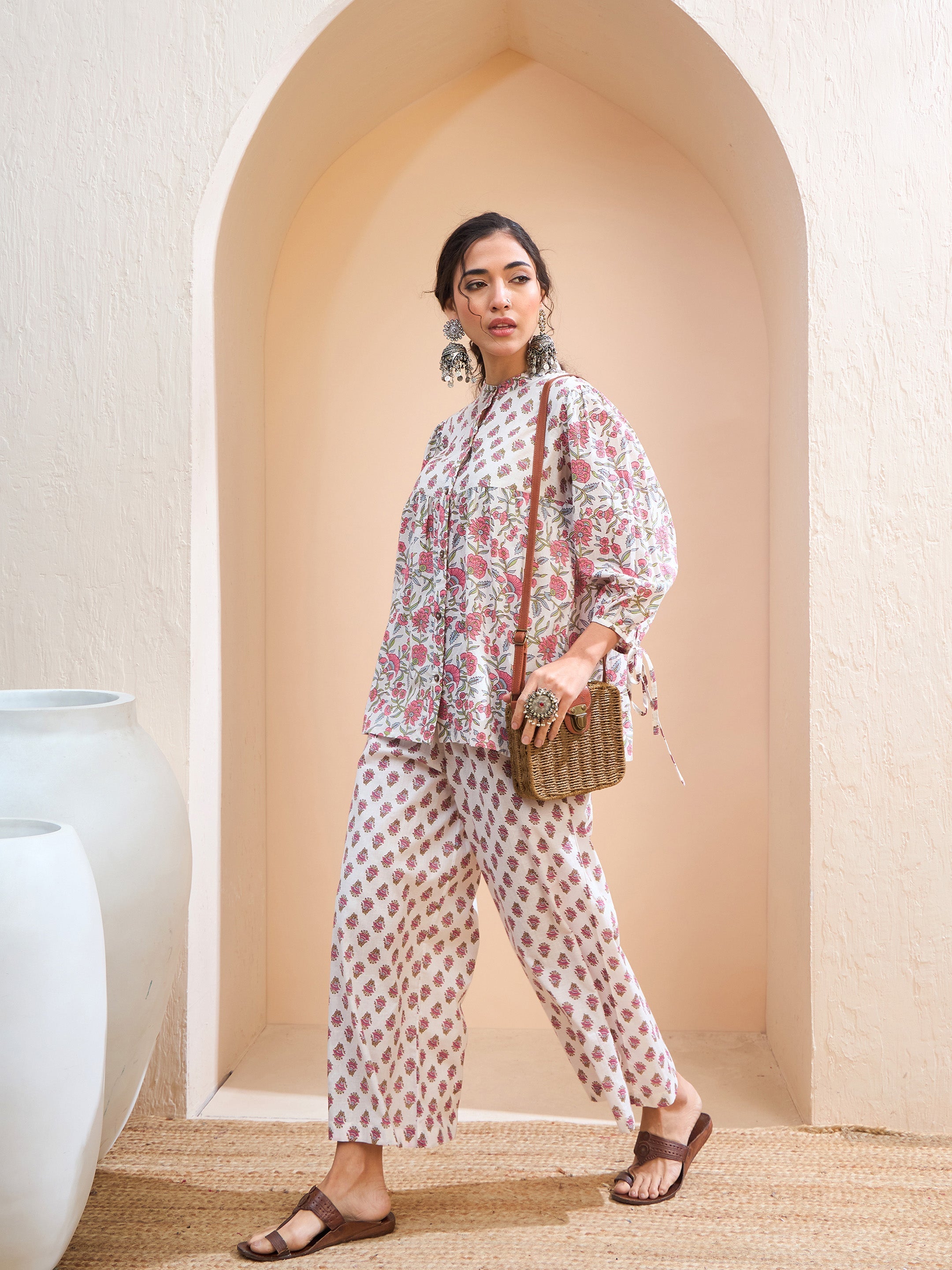 Women White Floral Sleeve Knot Buttonned Kurti