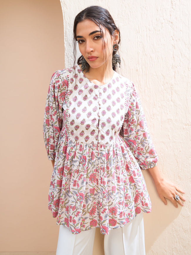 Women White Floral Buttonned Lace Neck Gathered Kurti