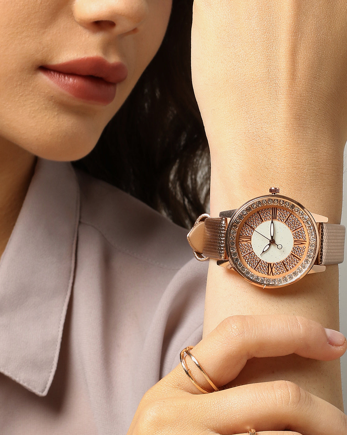 Crystal Stone Analog Round Dial With Gold Textured Leather Strap
