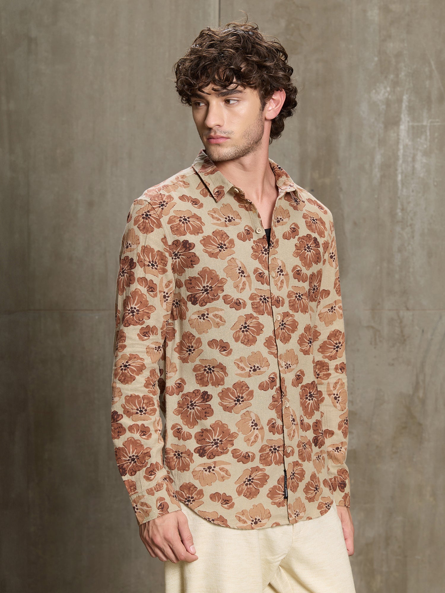 Men Beige Floral Print Full Sleeve Smart Casual Shirt