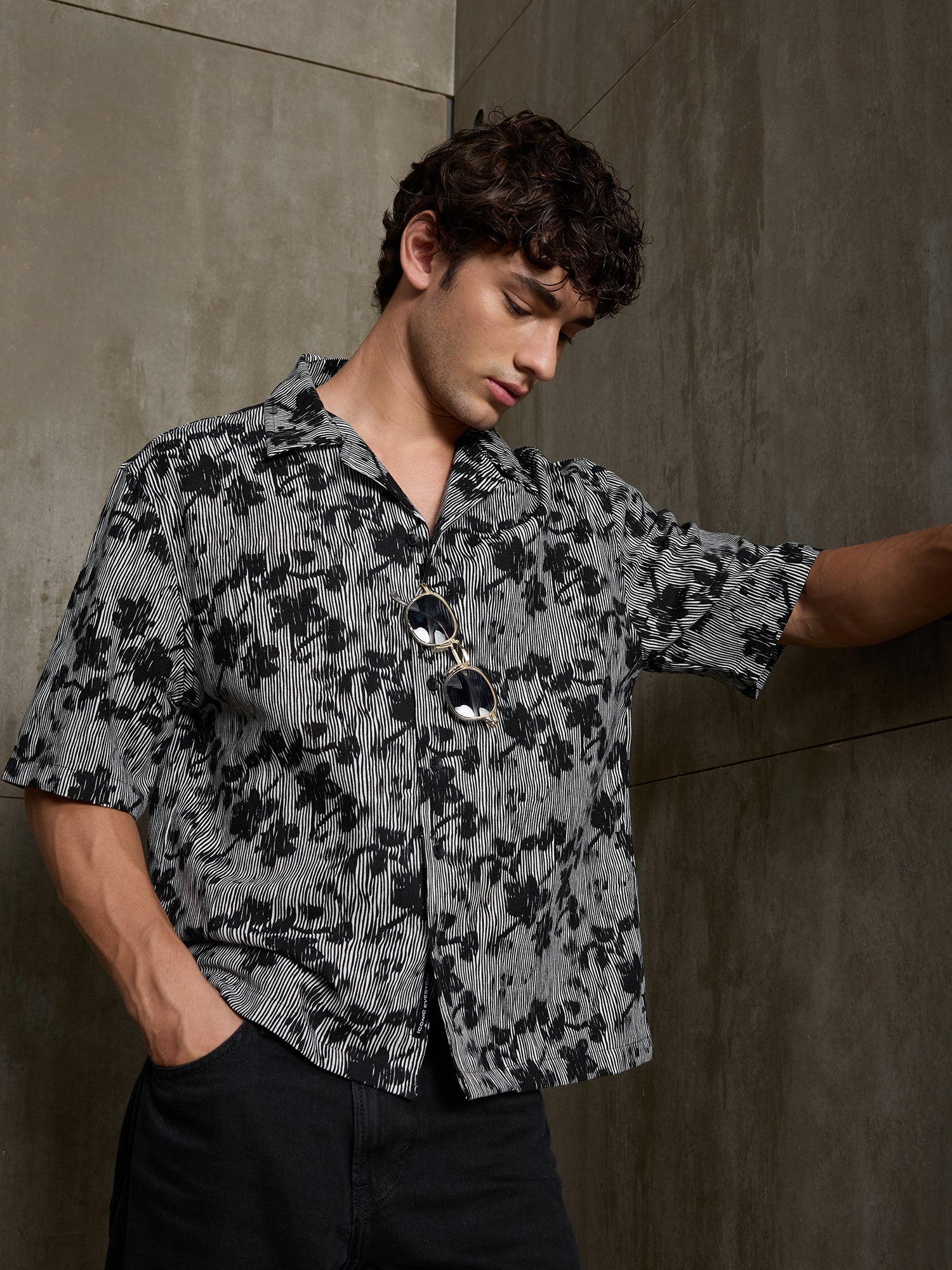 Men Black Floral Print Relaxed Casual Shirt