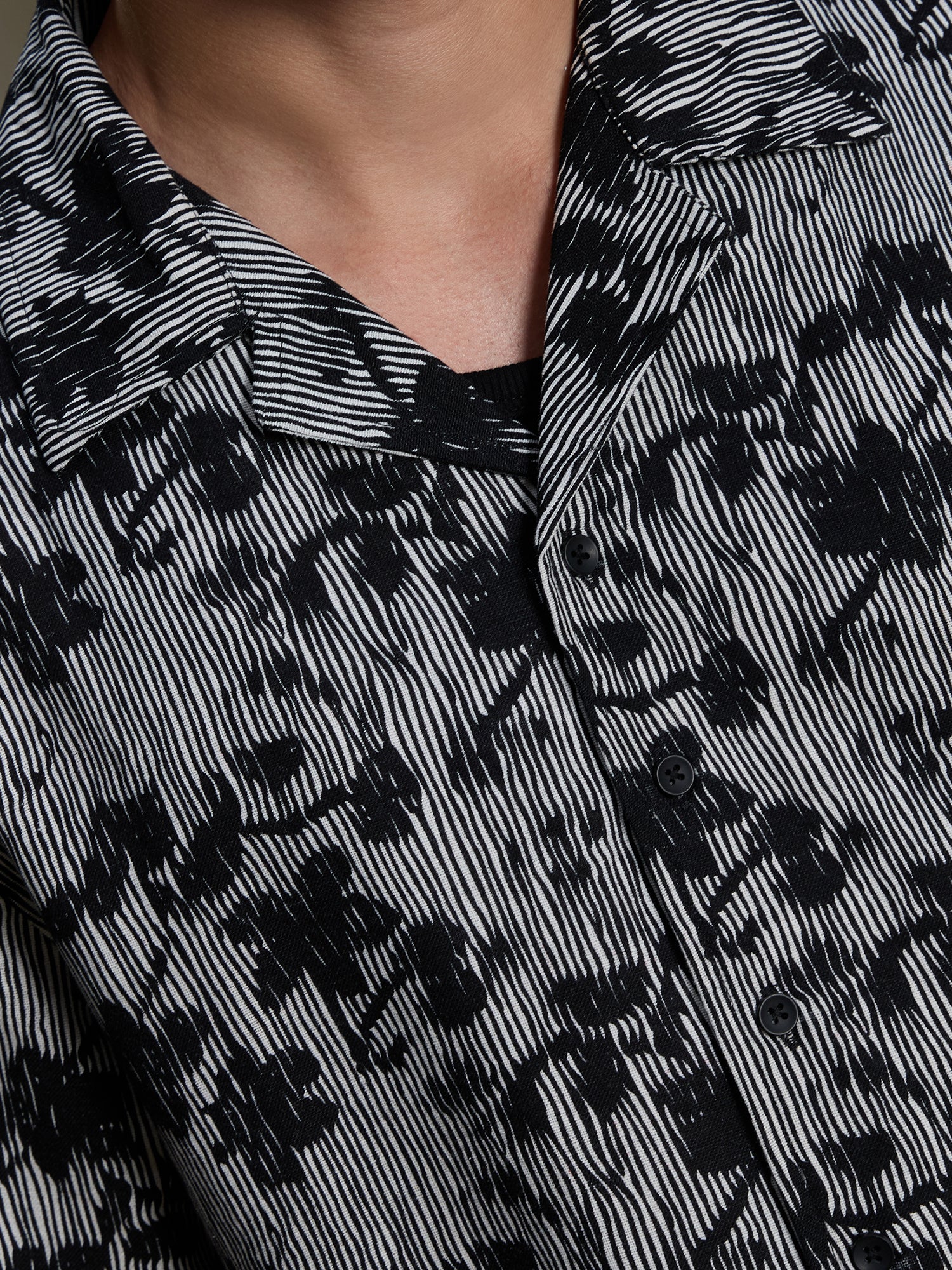 Men Black Floral Print Relaxed Casual Shirt