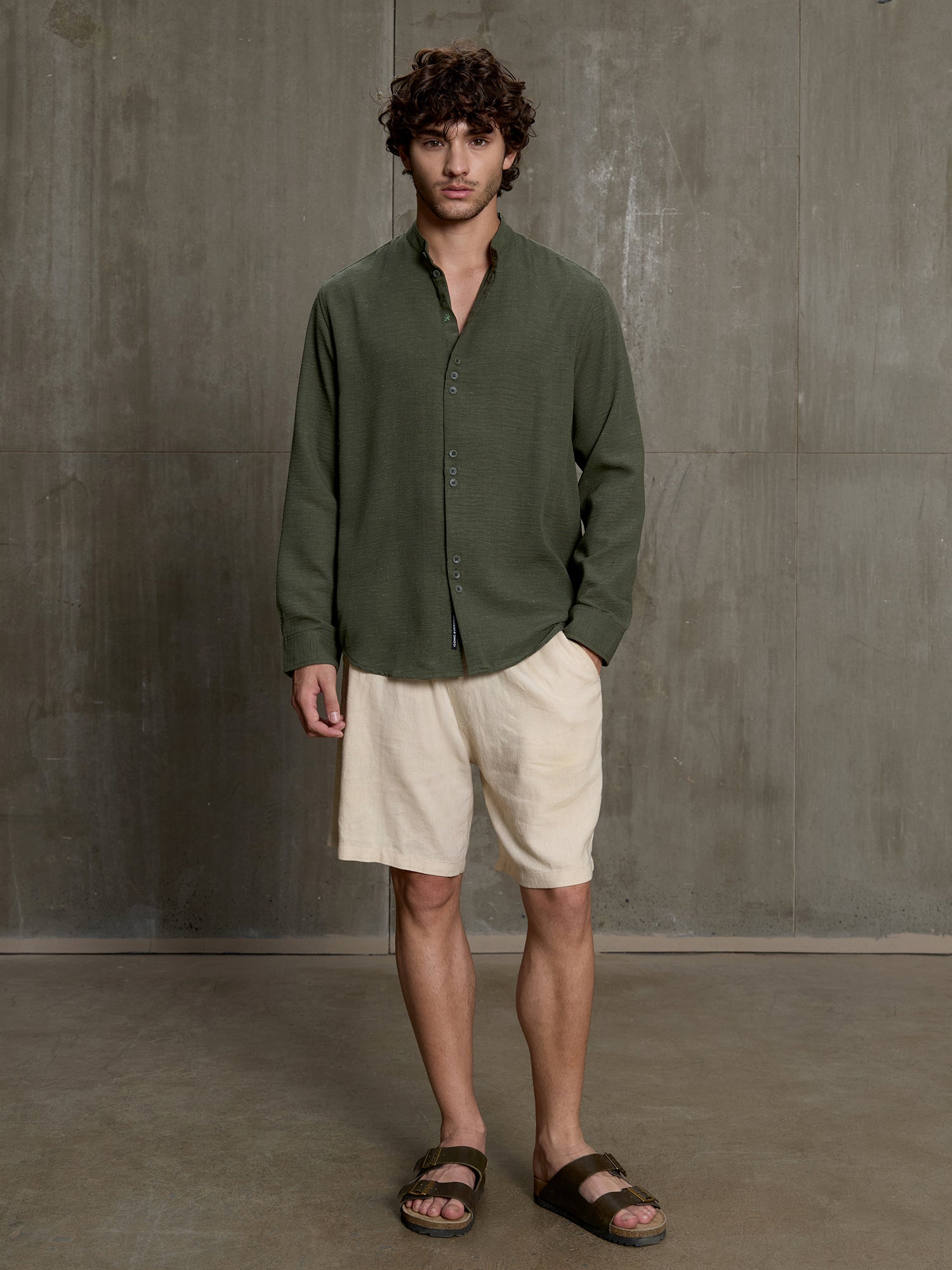 Men Dark Green Solid Relaxed Fit Casual Shirt