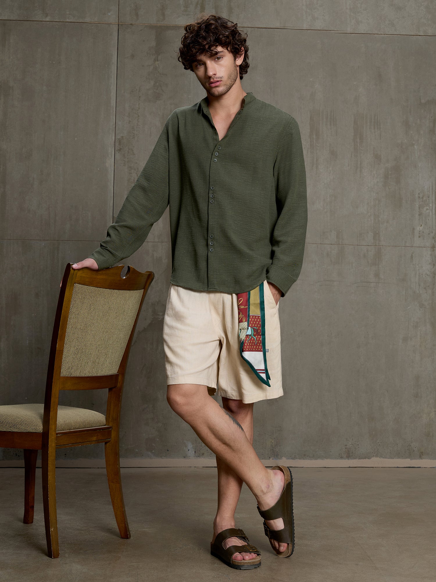 Men Dark Green Solid Relaxed Fit Casual Shirt