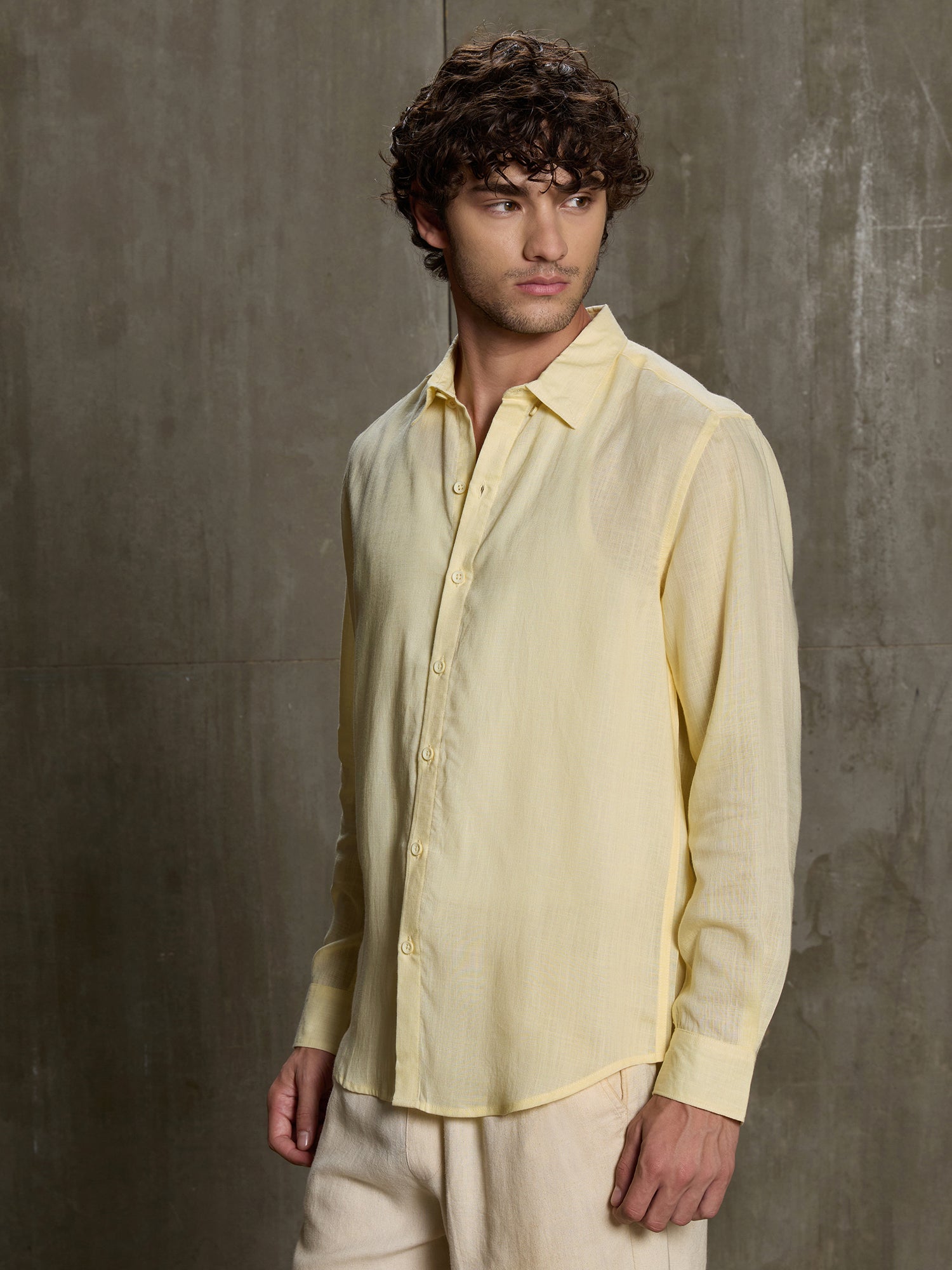 Men Yellow Solid Full Sleeve Casual Shirt