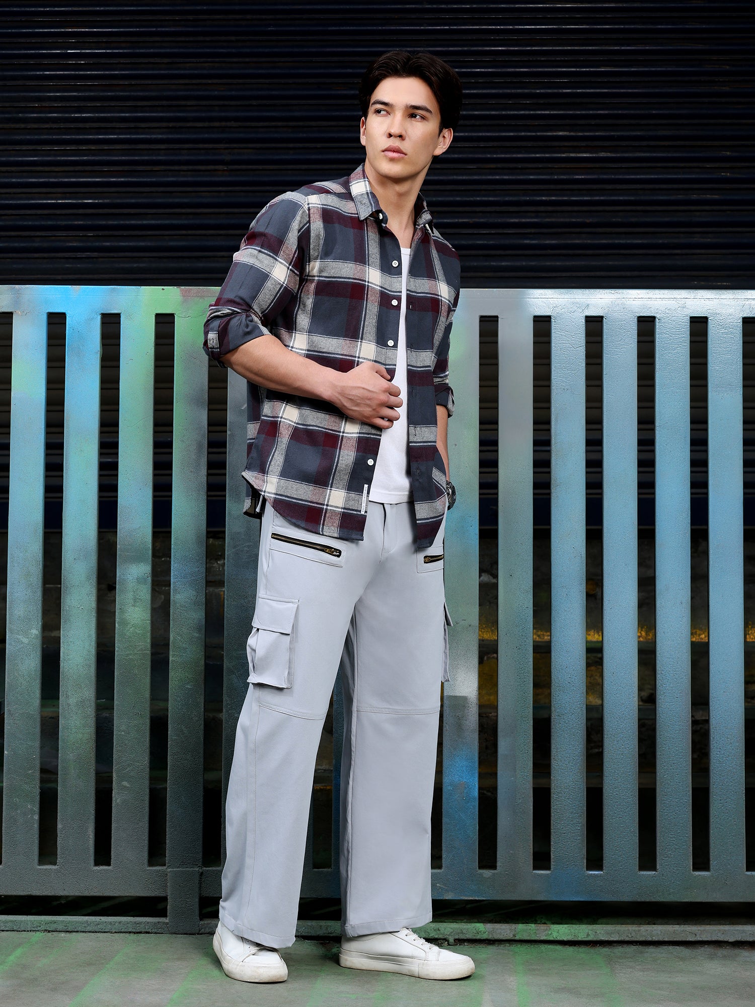 Men Grey Self Design Cargo