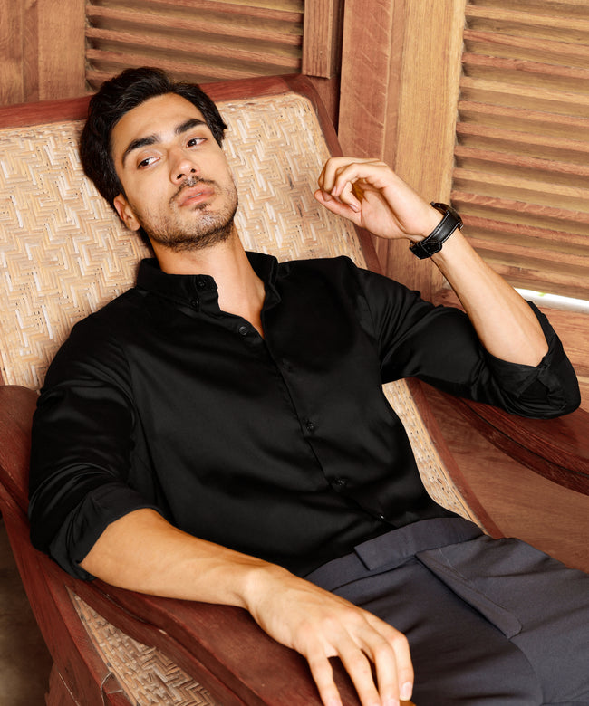 Men Black Solid Slim Fit Shirt