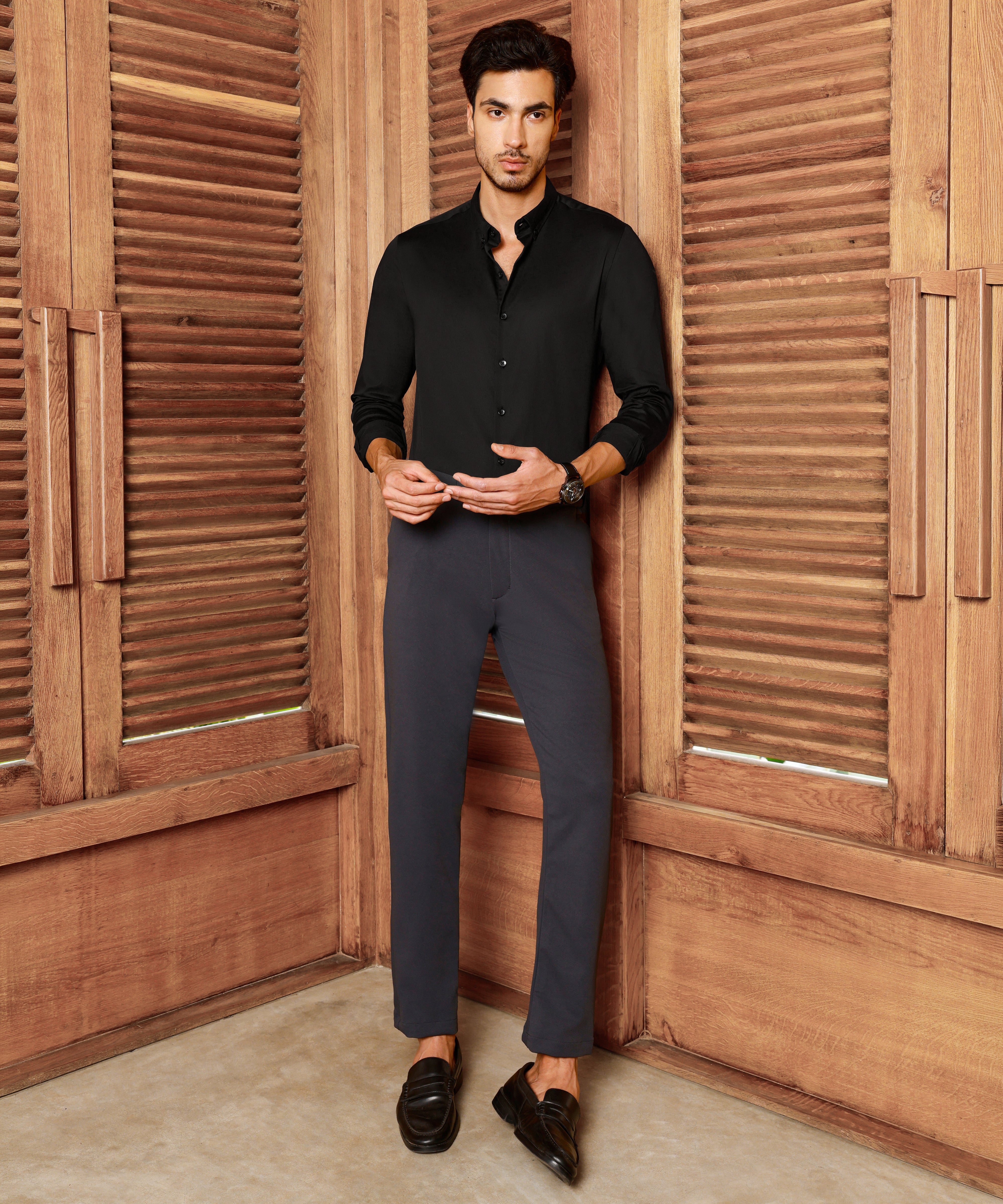 Men Black Solid Slim Fit Shirt