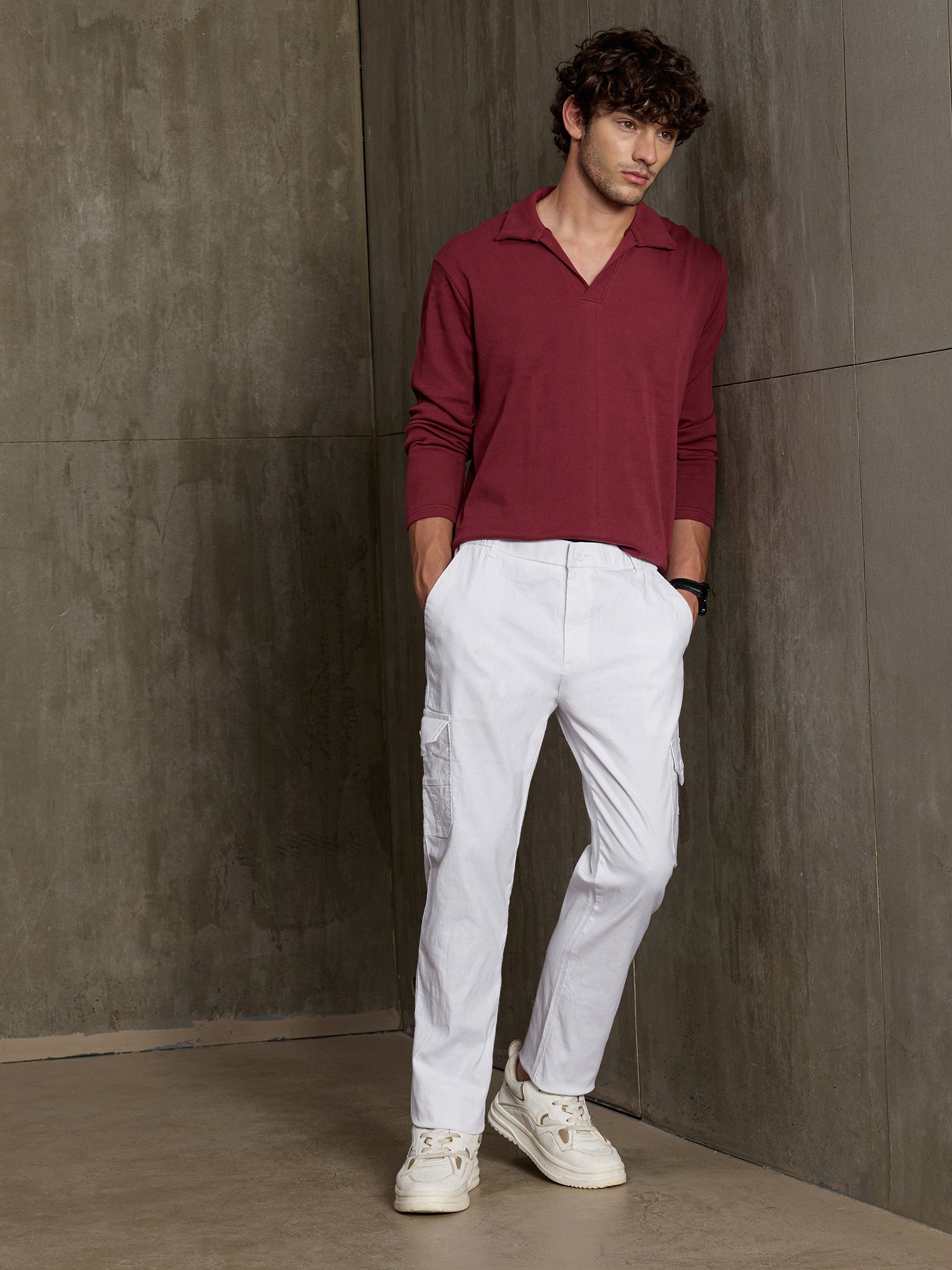 Men White Solid Relaxed Fit Casual Trousers
