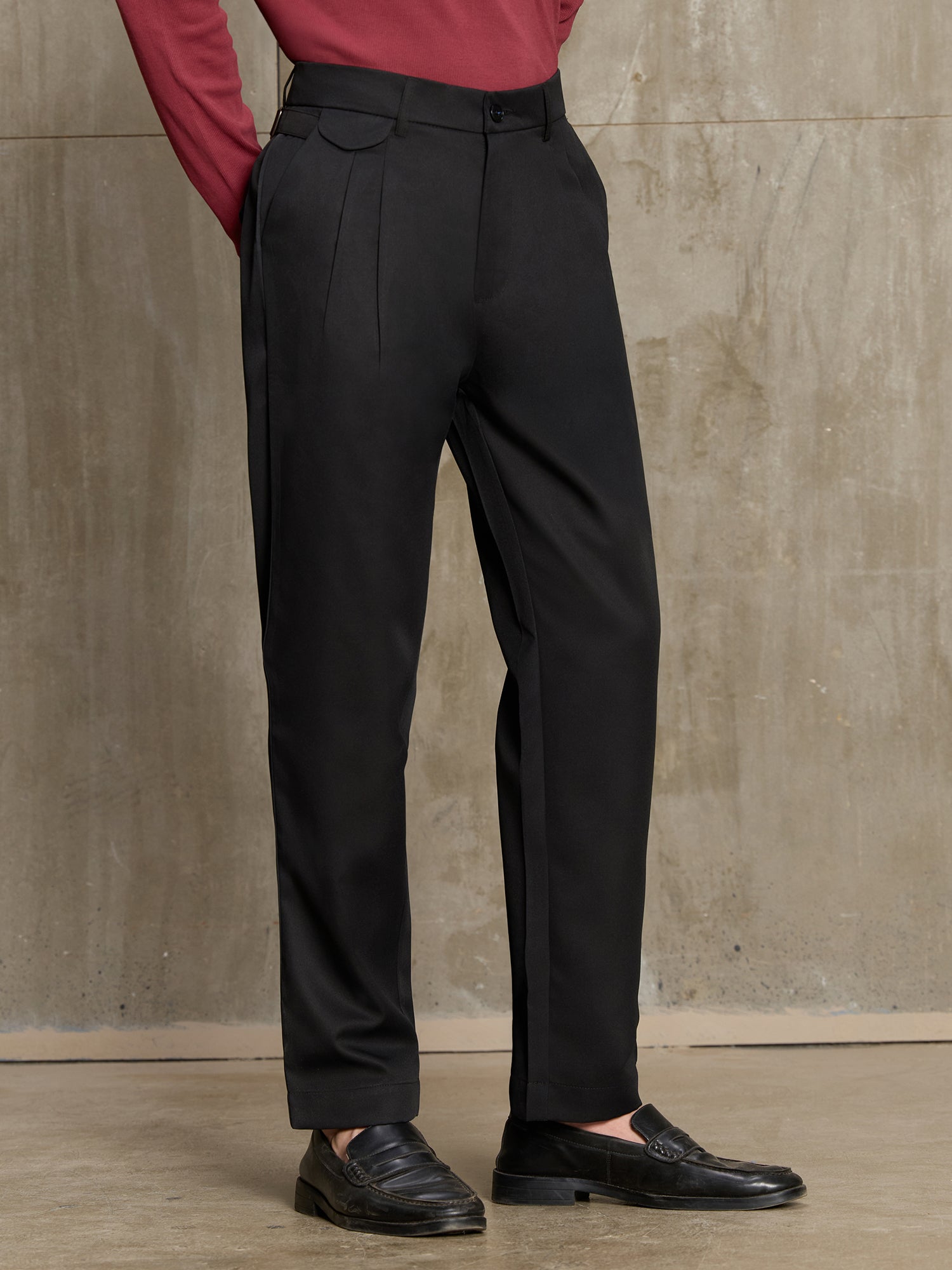 Men Black Solid Tapered Fit Formal Trousers