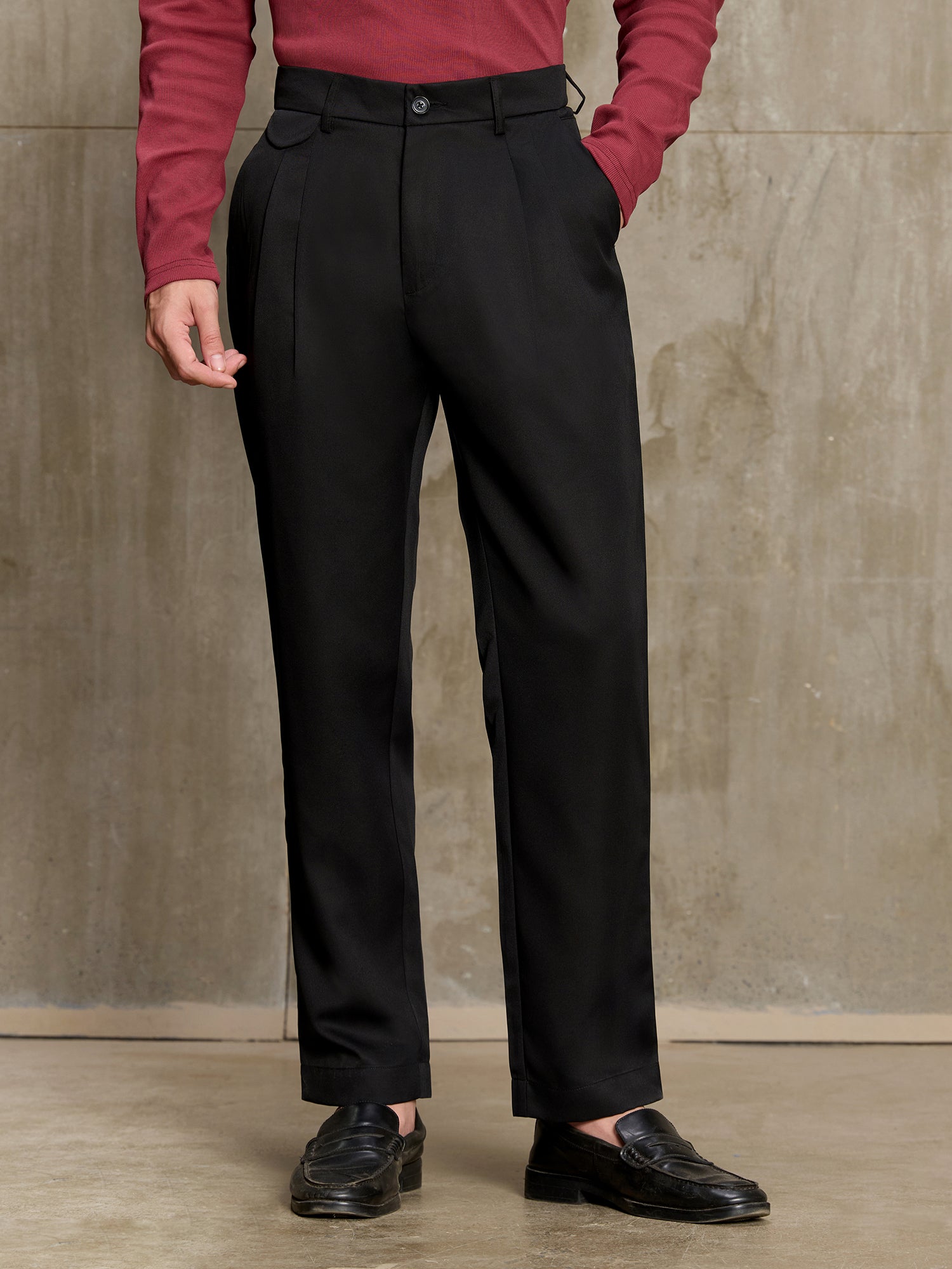 Men Black Solid Tapered Fit Formal Trousers