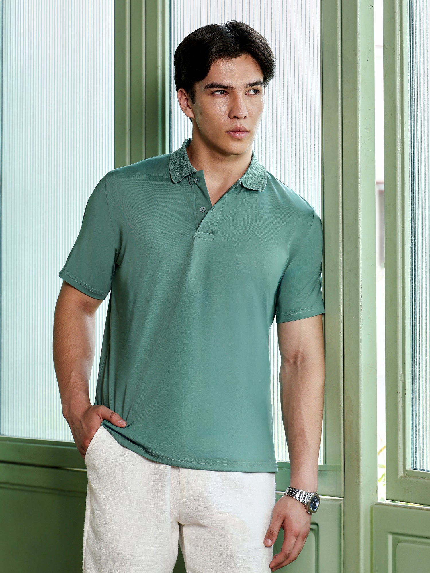 Men Green Solid T-Shirt