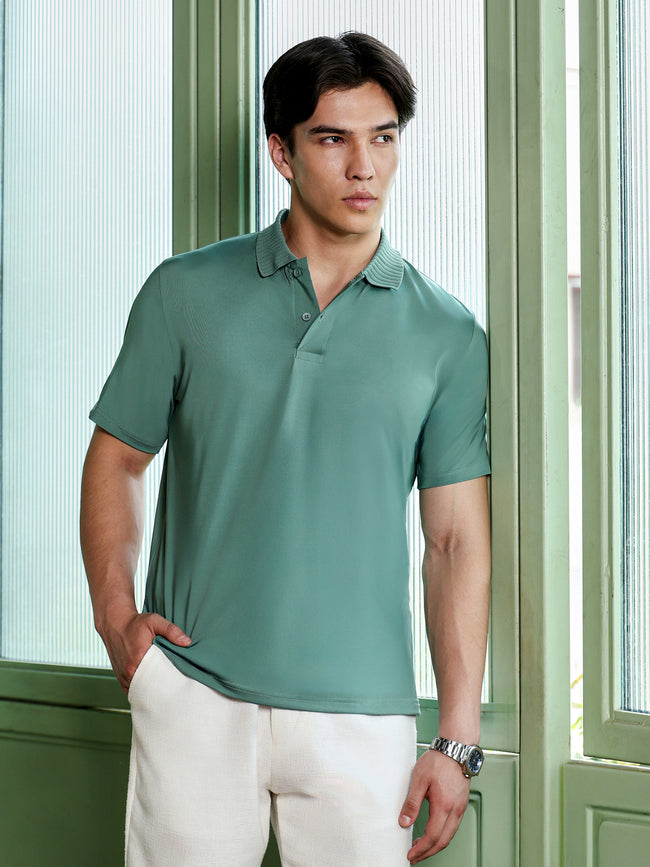 Men Green Solid T-Shirt