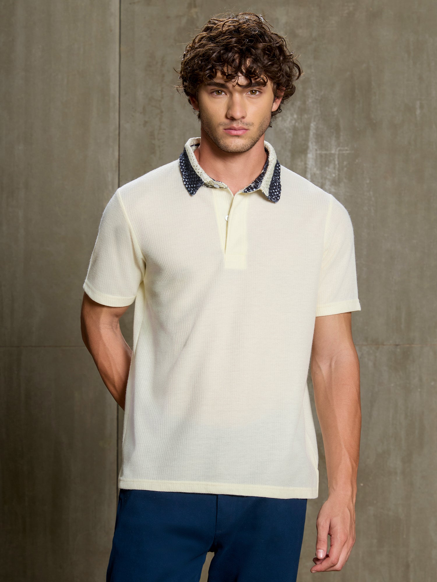 Men Off-White Self-Design Half Sleeve Casual T-Shirt