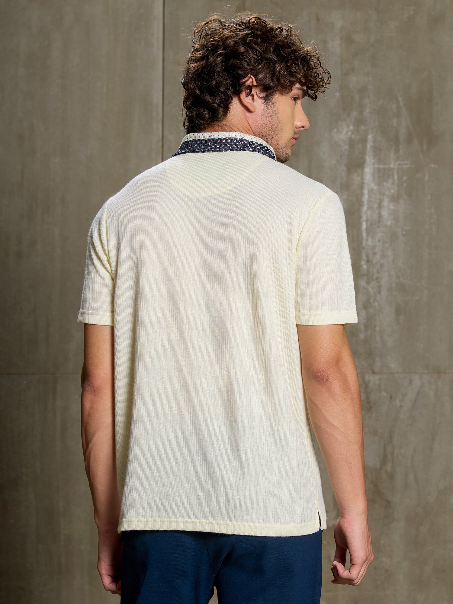 Men Off-White Self-Design Half Sleeve Casual T-Shirt