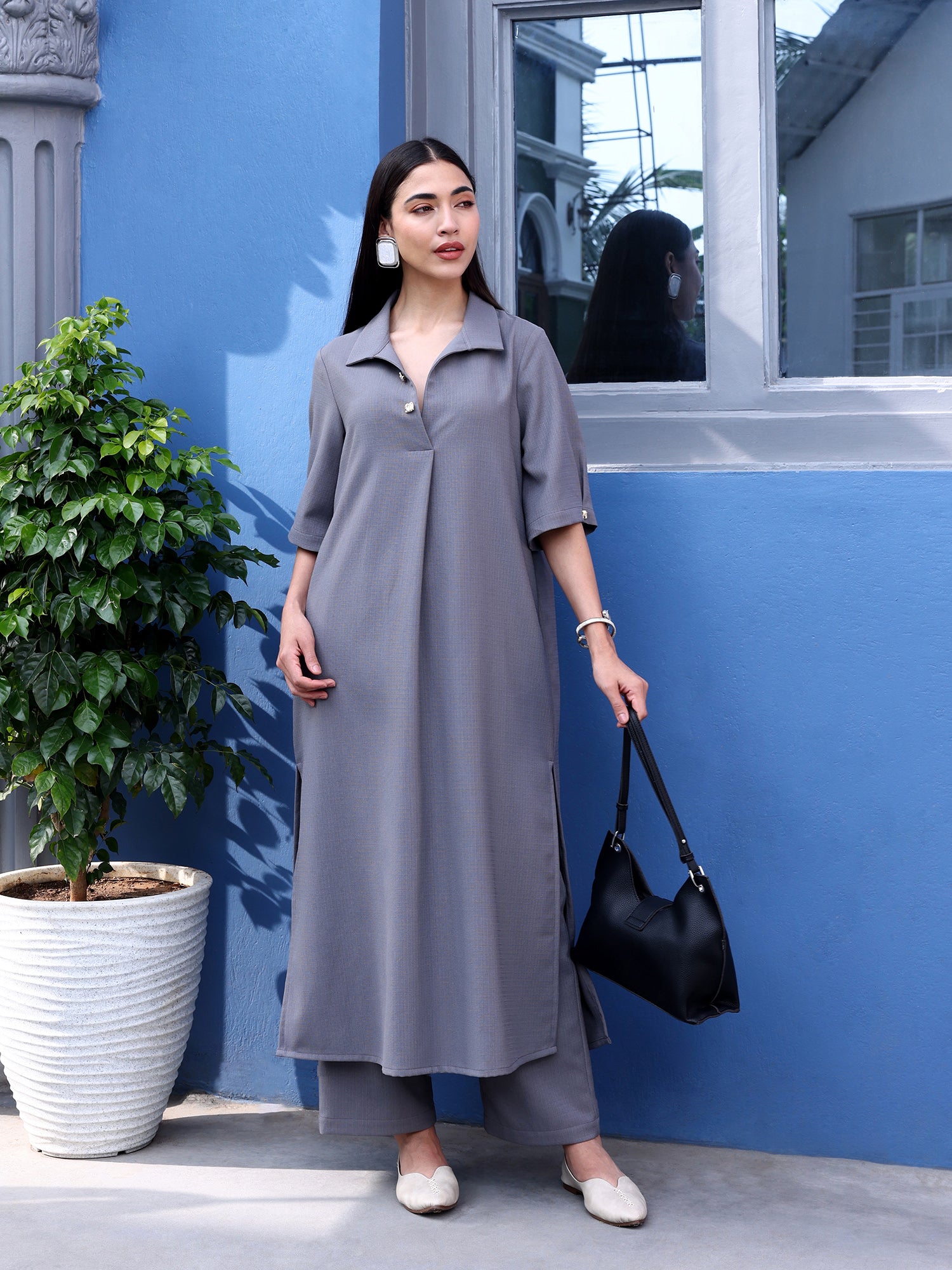 Women Grey Solid Polyblend Straight Kurta with Trousers Set
