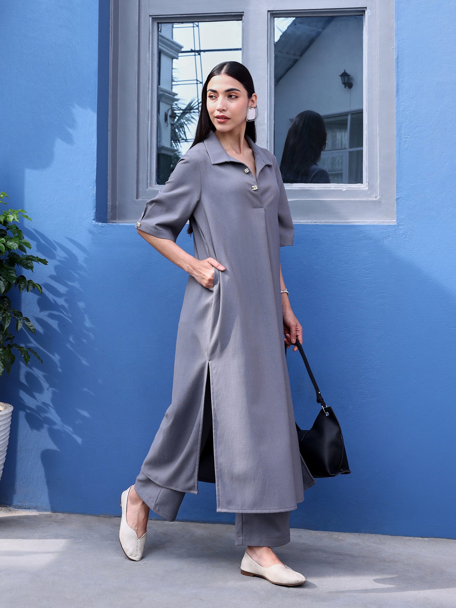 Women Grey Solid Polyblend Straight Kurta with Trousers Set