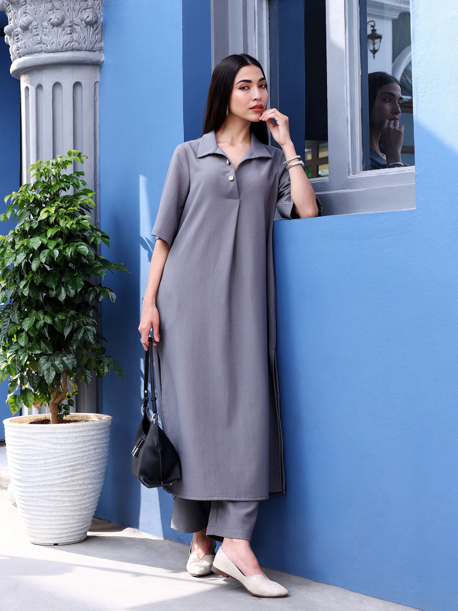 Women Grey Solid Polyblend Straight Kurta with Trousers Set