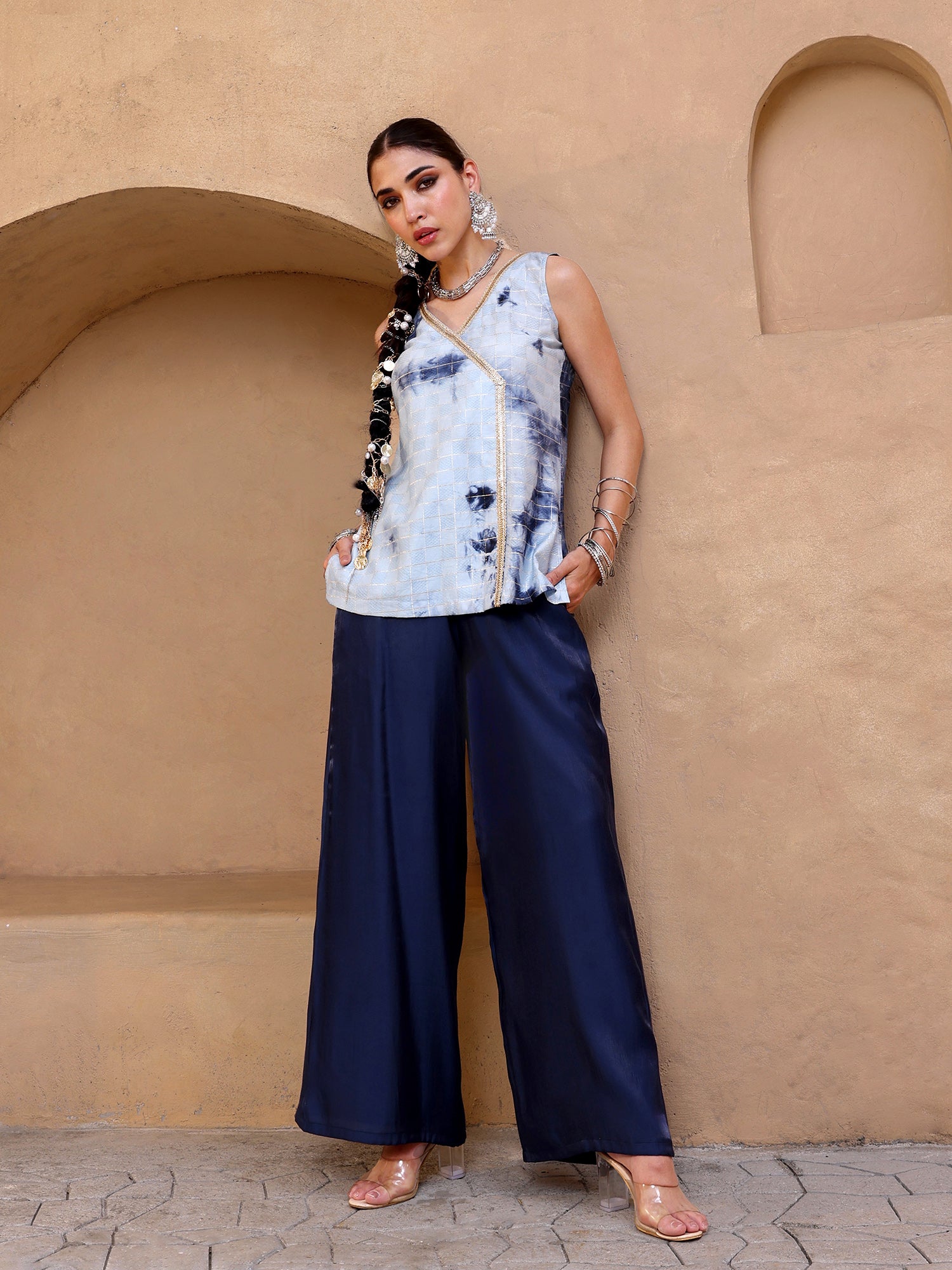 Women Light Blue Tie-Dye Sleeveless Polysilk Kurta Palazzo Set