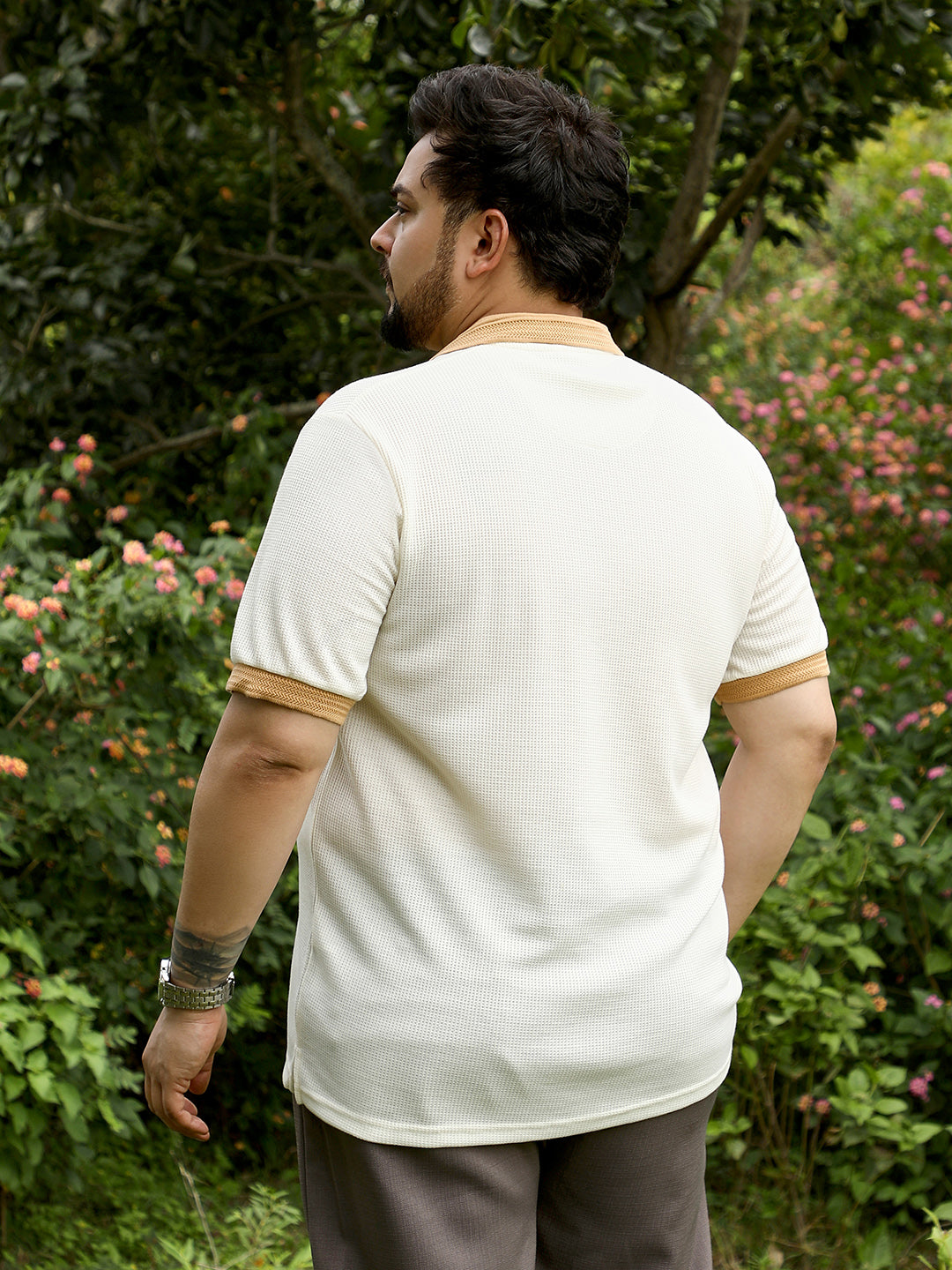 Men Jacquard Regular Fit Colourblock T-Shirt