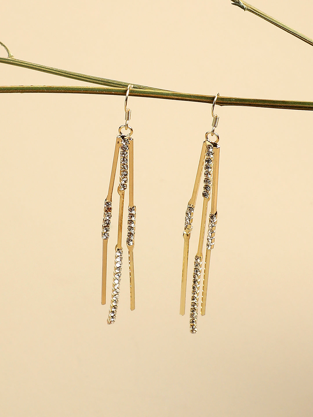 Women Gold Plated Pearls Casual Drop Earring