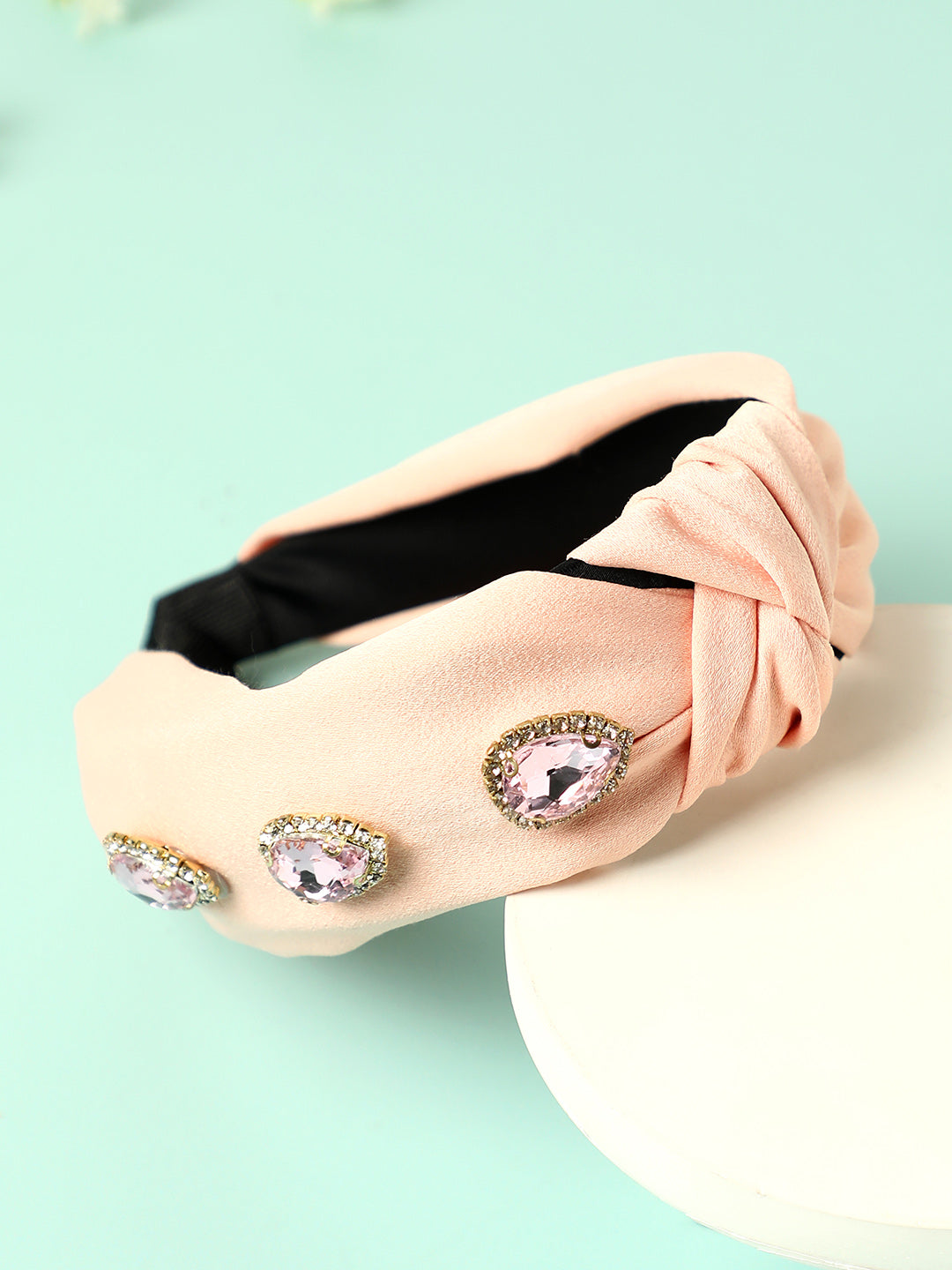 Women Eftless Style: Embellished Hairband