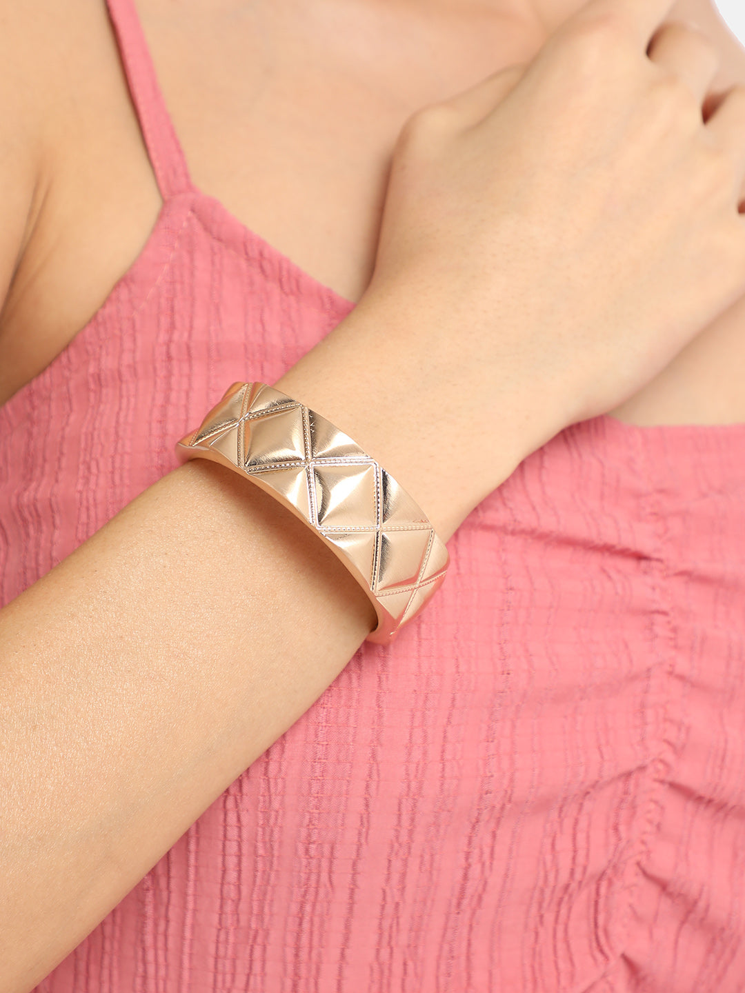 Women Gold-Plated Metallic Quilt Bangle-Style Bracelet