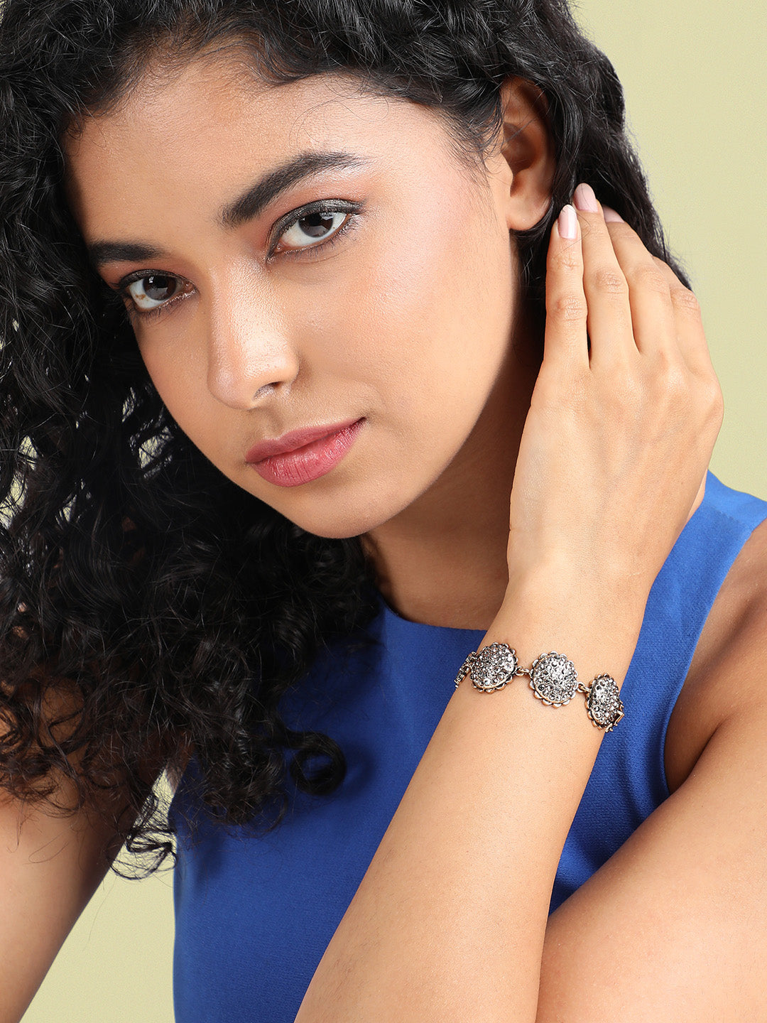 Women Circular Antique Bracelet