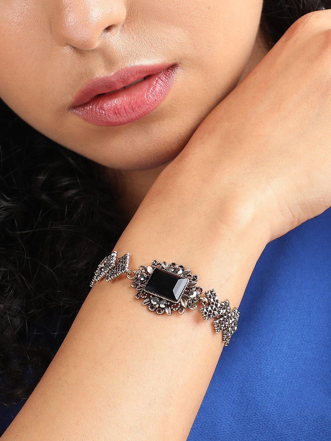 Women Maxi Crystal Bracelet