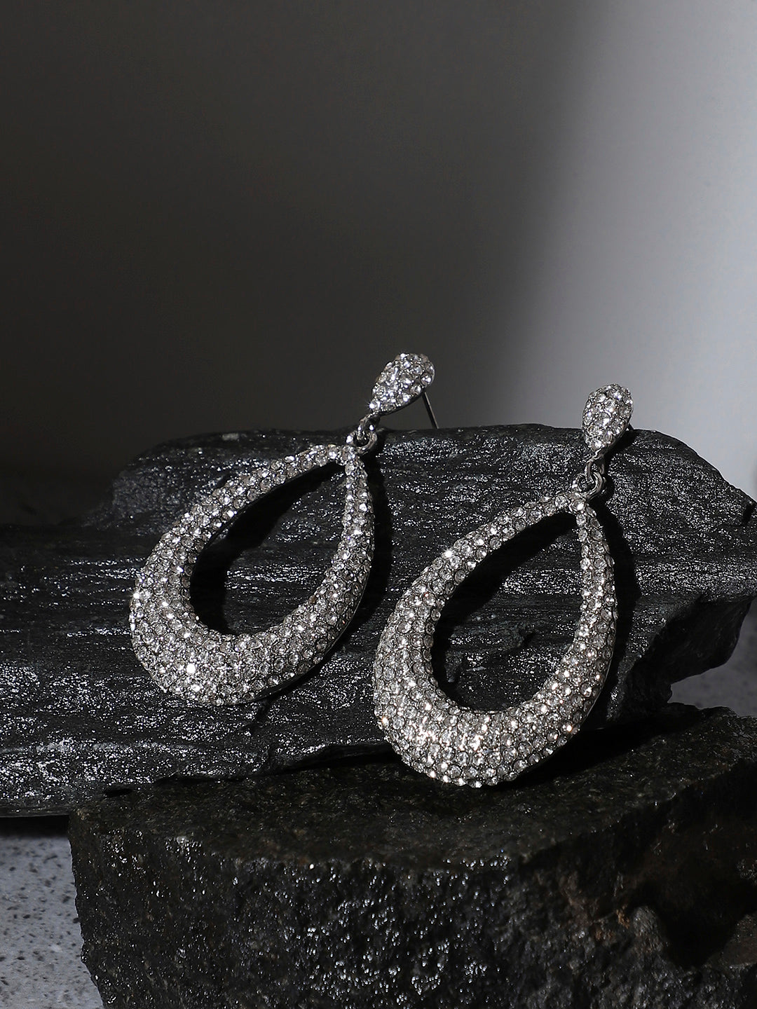 Women SilvercHollow Pear Drop Earringss