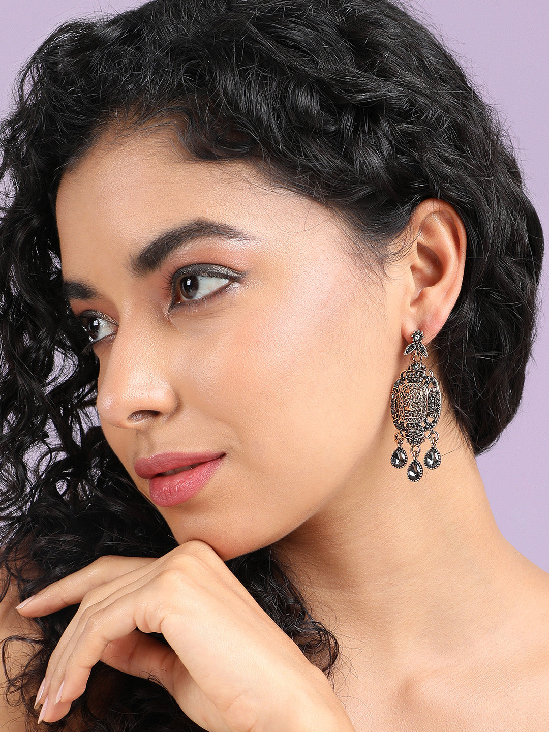 Women Antique Intricate Crystal Drop Earringss