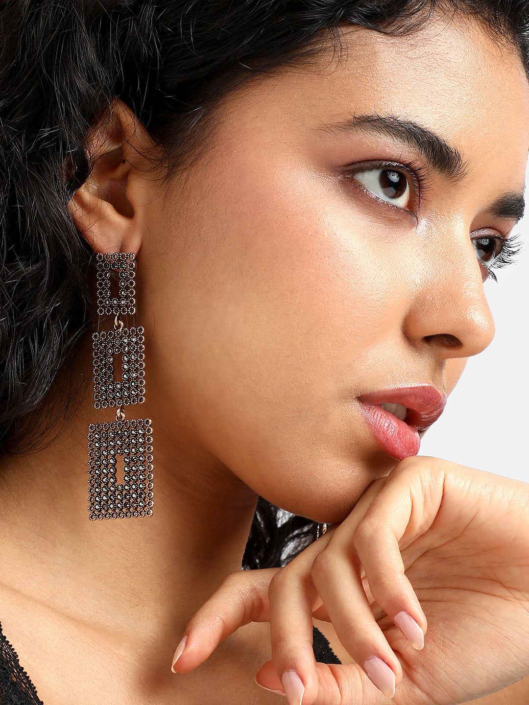 Women Intricate Pearl Geometric Drop Earringss