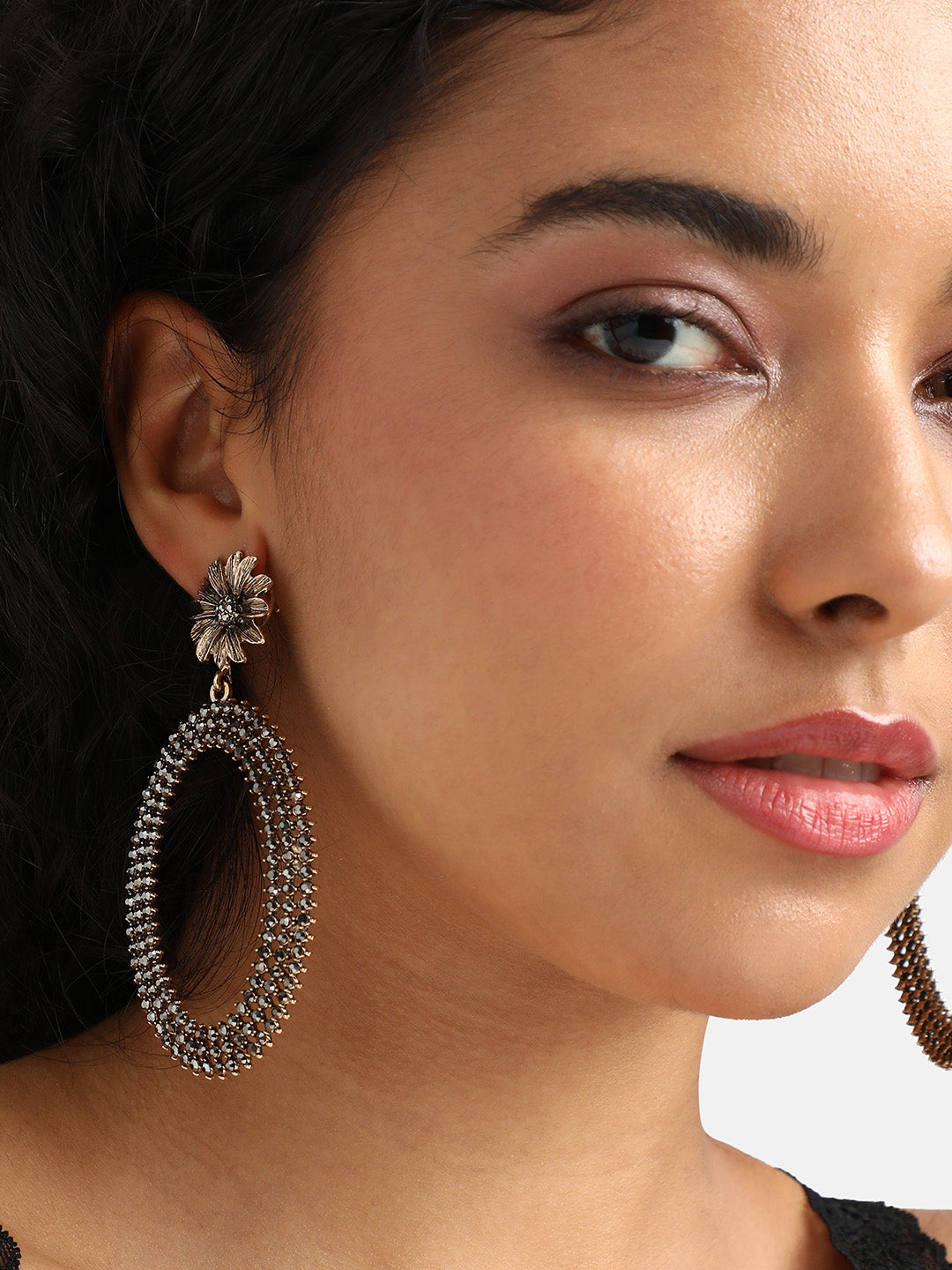 Women Maxi Daisy Intricate Oval Drop Earrings