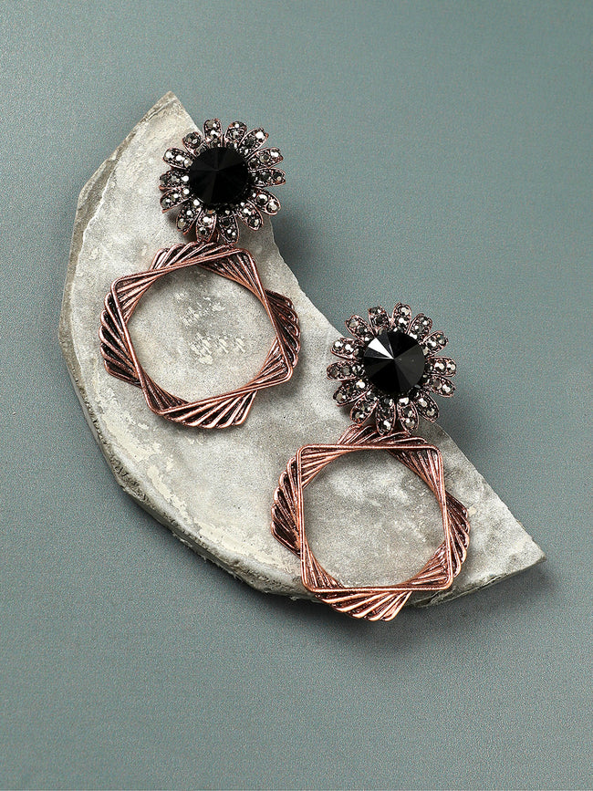 Women Twisted Square Daisy Drop Earrings