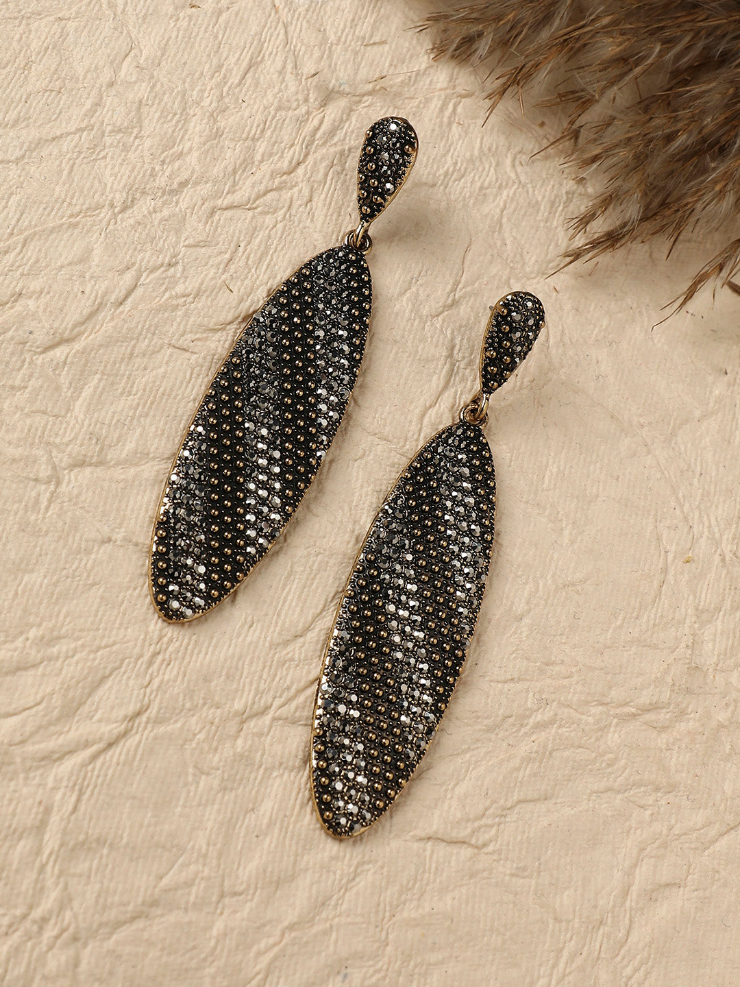 Women Contrast Intricate Oval Drop Earrings