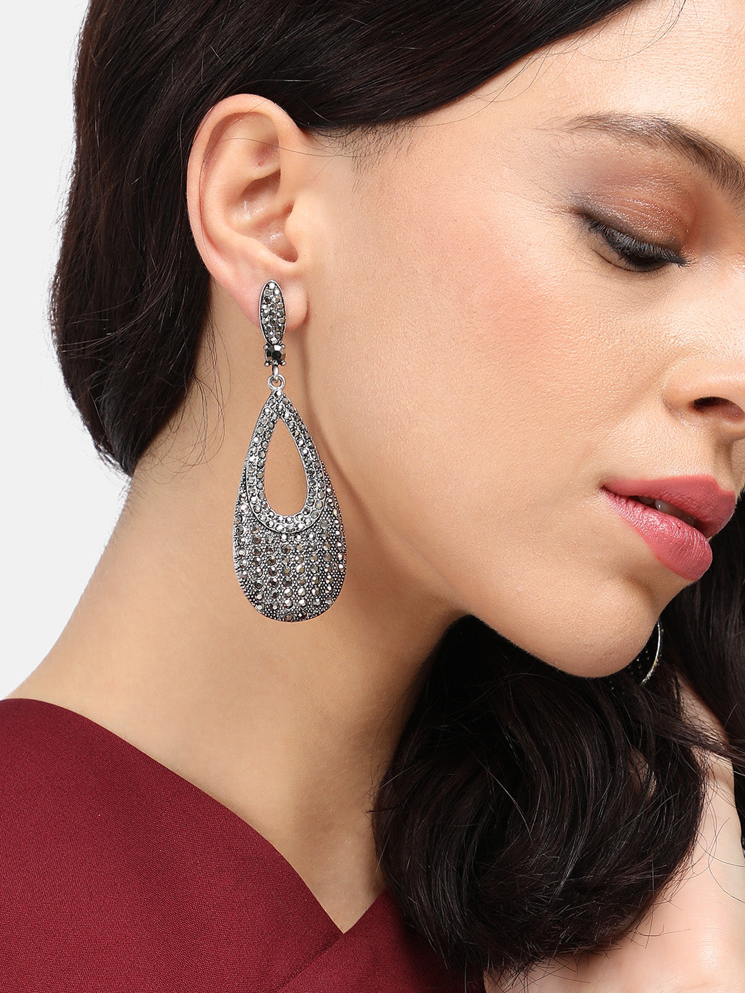 Women Metallic Teardrop Halo Drop Earringss