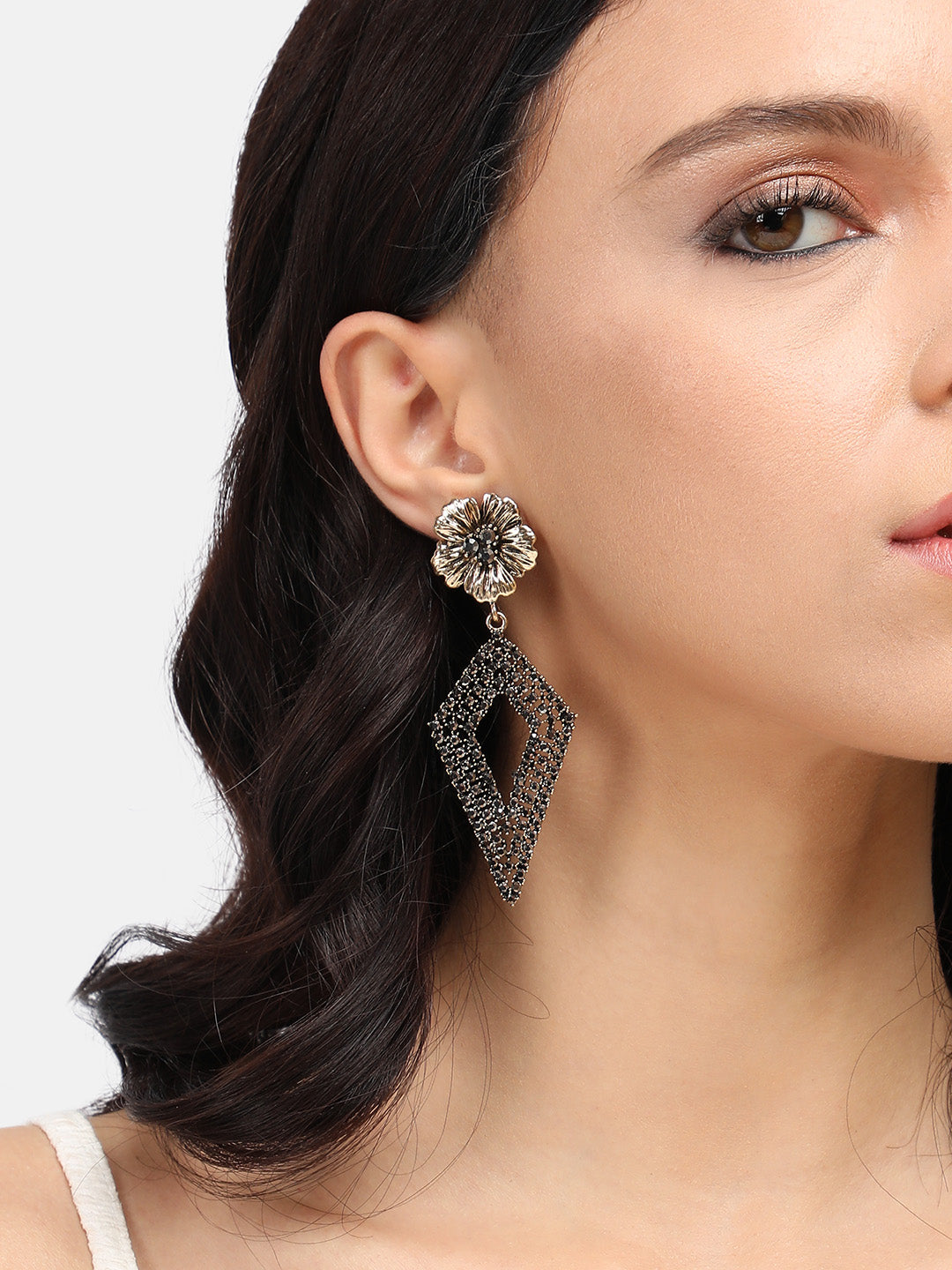 Women Daisy Intricate Rhombus Drop Earringss