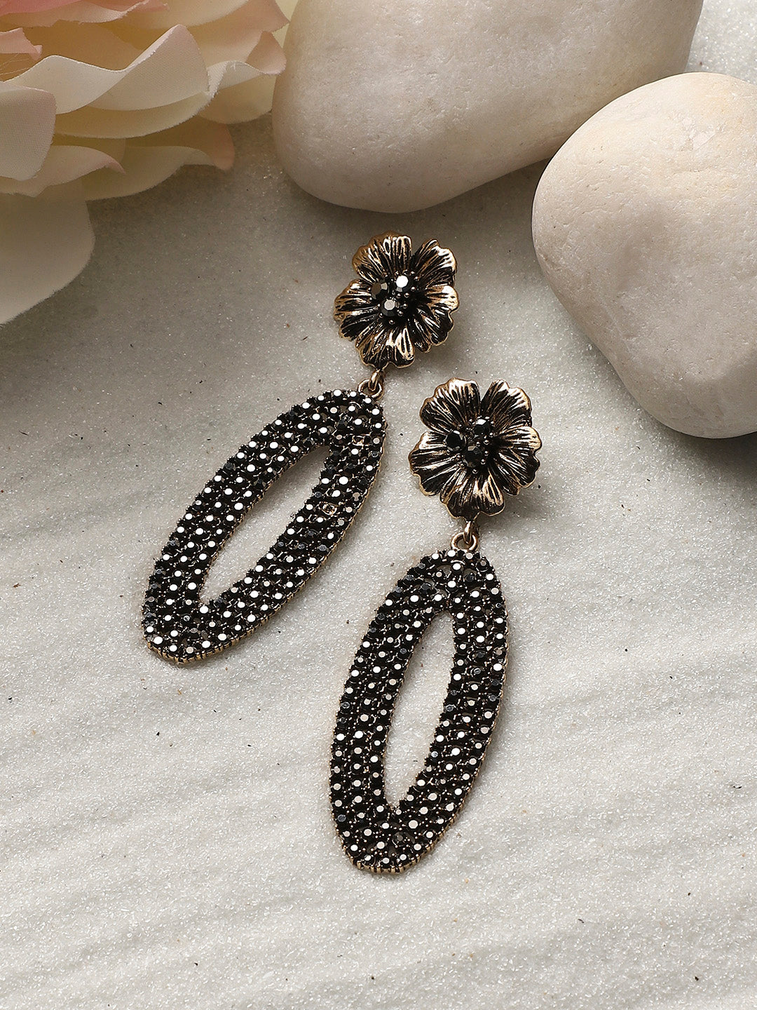 Women Daisy Oval Halo Drop Earringss