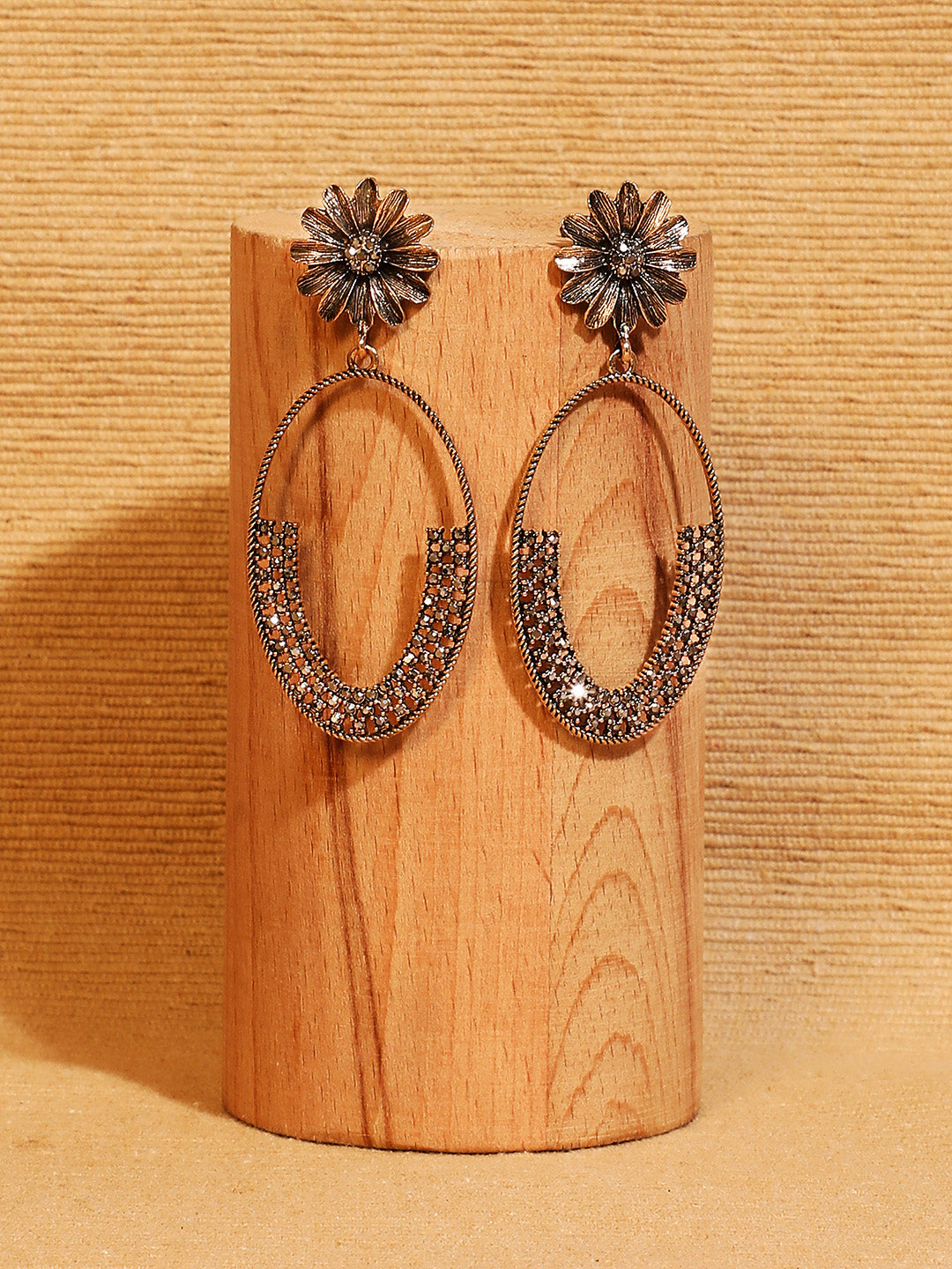 Women Crystal Oval Daisy Drop Earrings
