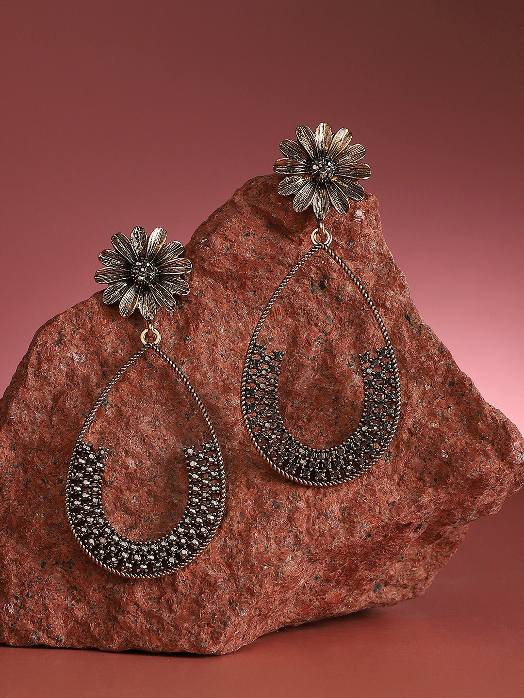 Women Crystal Teardrop Daisy Drop Earrings