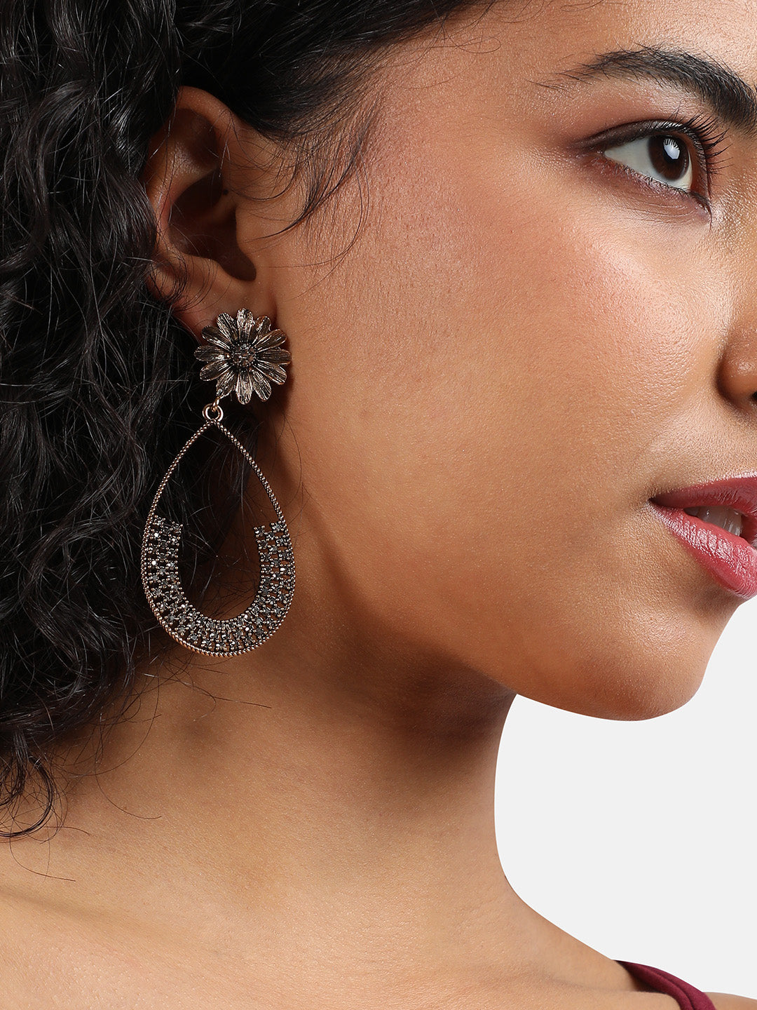 Women Crystal Teardrop Daisy Drop Earrings