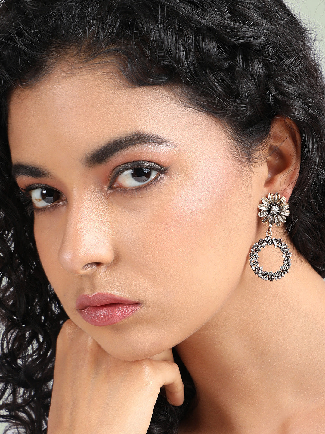 Women Circular Intricate Daisy Drop Earringss