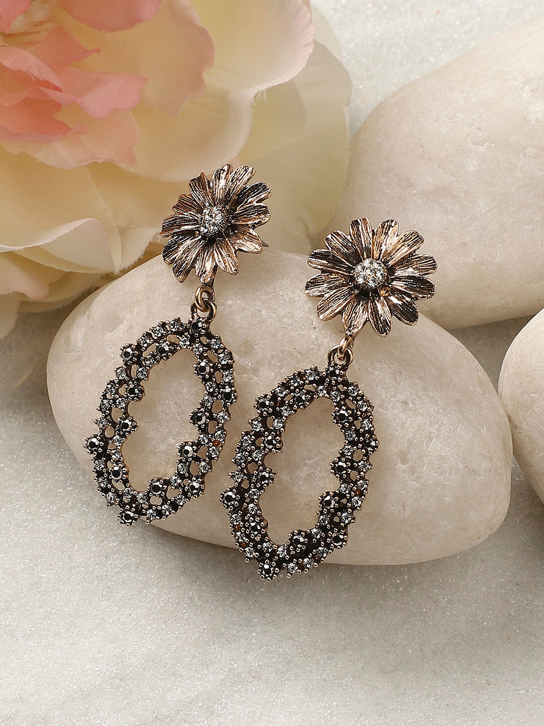 Women Daisy Intricate Oval Drop Earringss