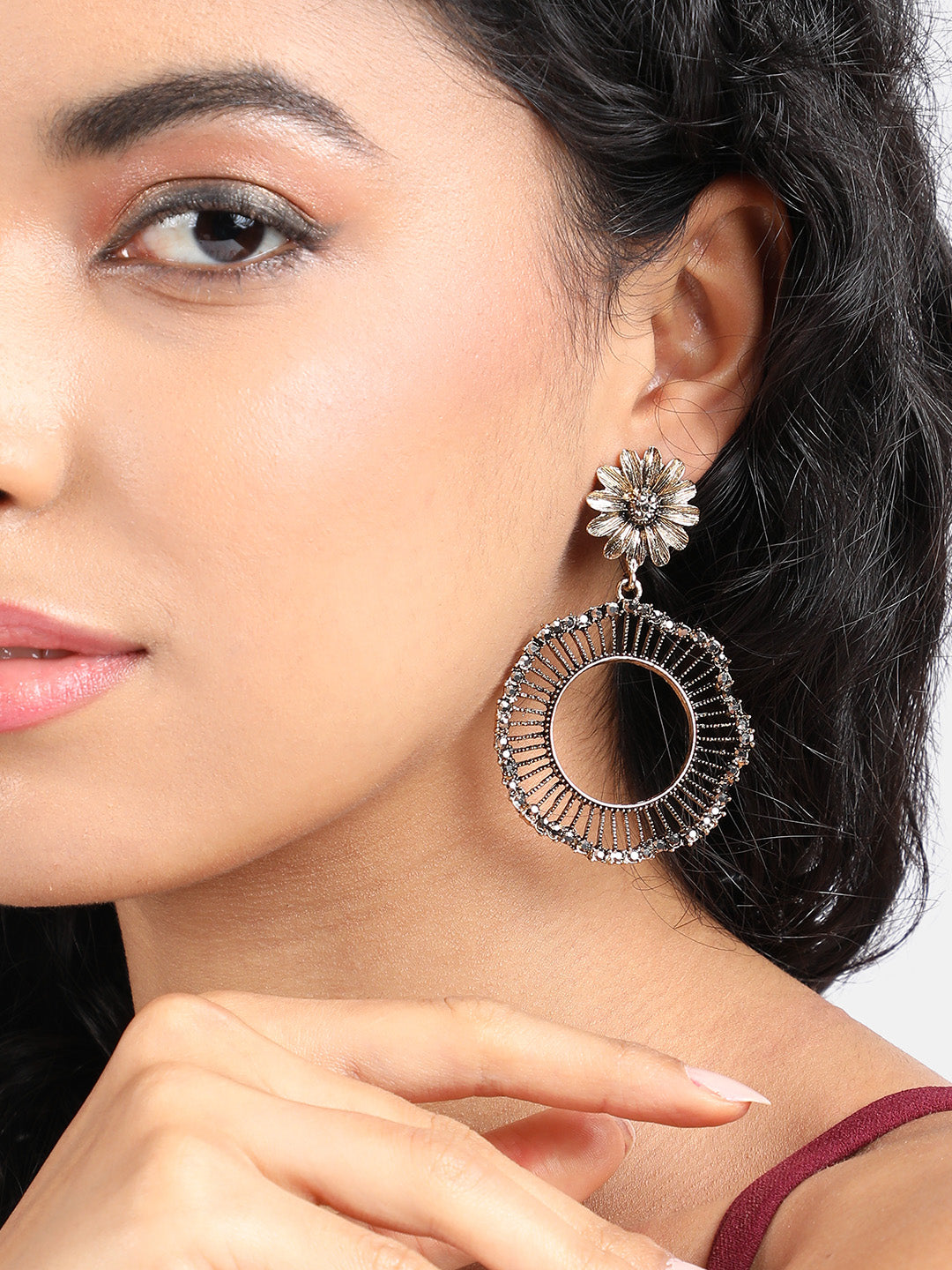 Women Daisy Circular Swirl Drop Earringss