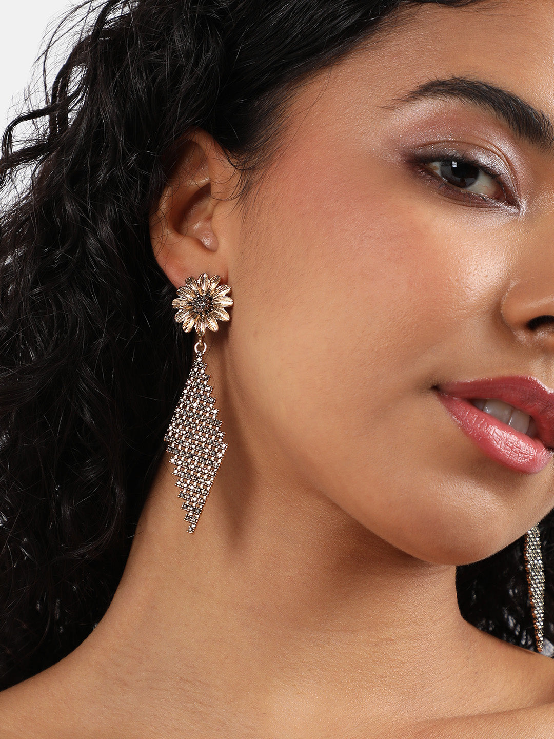 Women Intricate Rhombus Daisy Drop Earrings