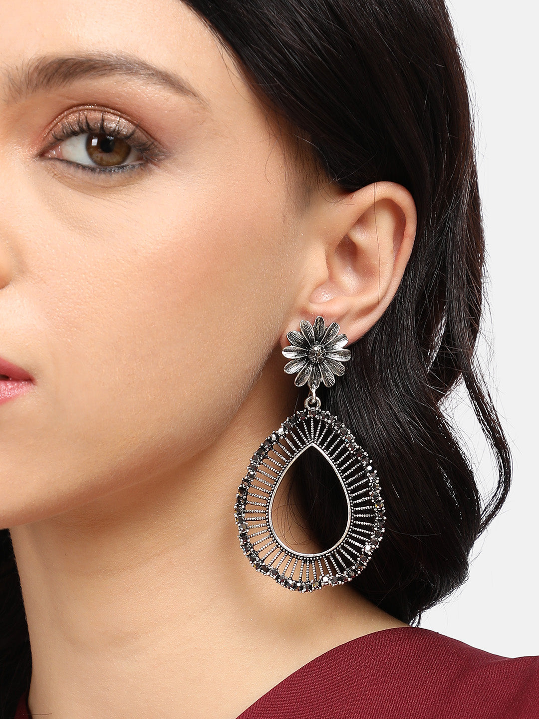 Women Daisy Teardrop Swirl Drop Earringss